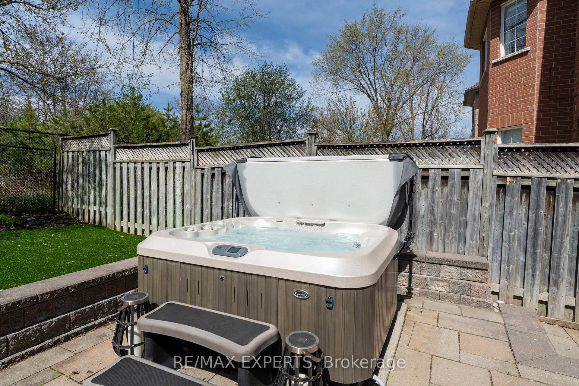 Photo 35 of 28 Crestridge Drive, Caledon, Bolton North — HOMEH