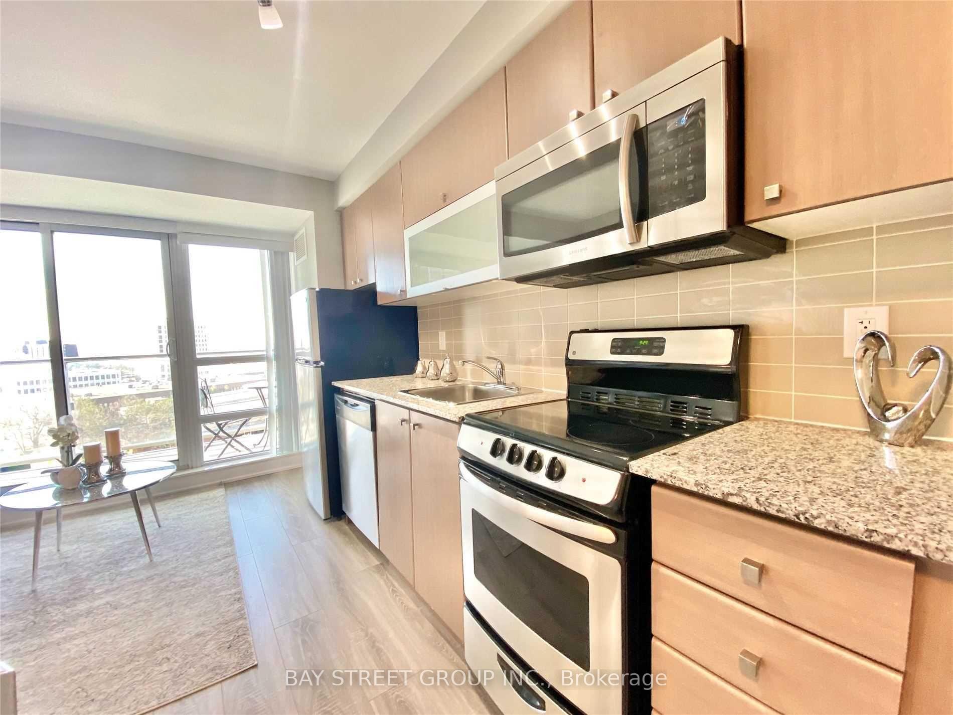 Photo 5 of Unit 801, 2015 Sheppard Avenue E, North York, Henry Farm — HOMEH