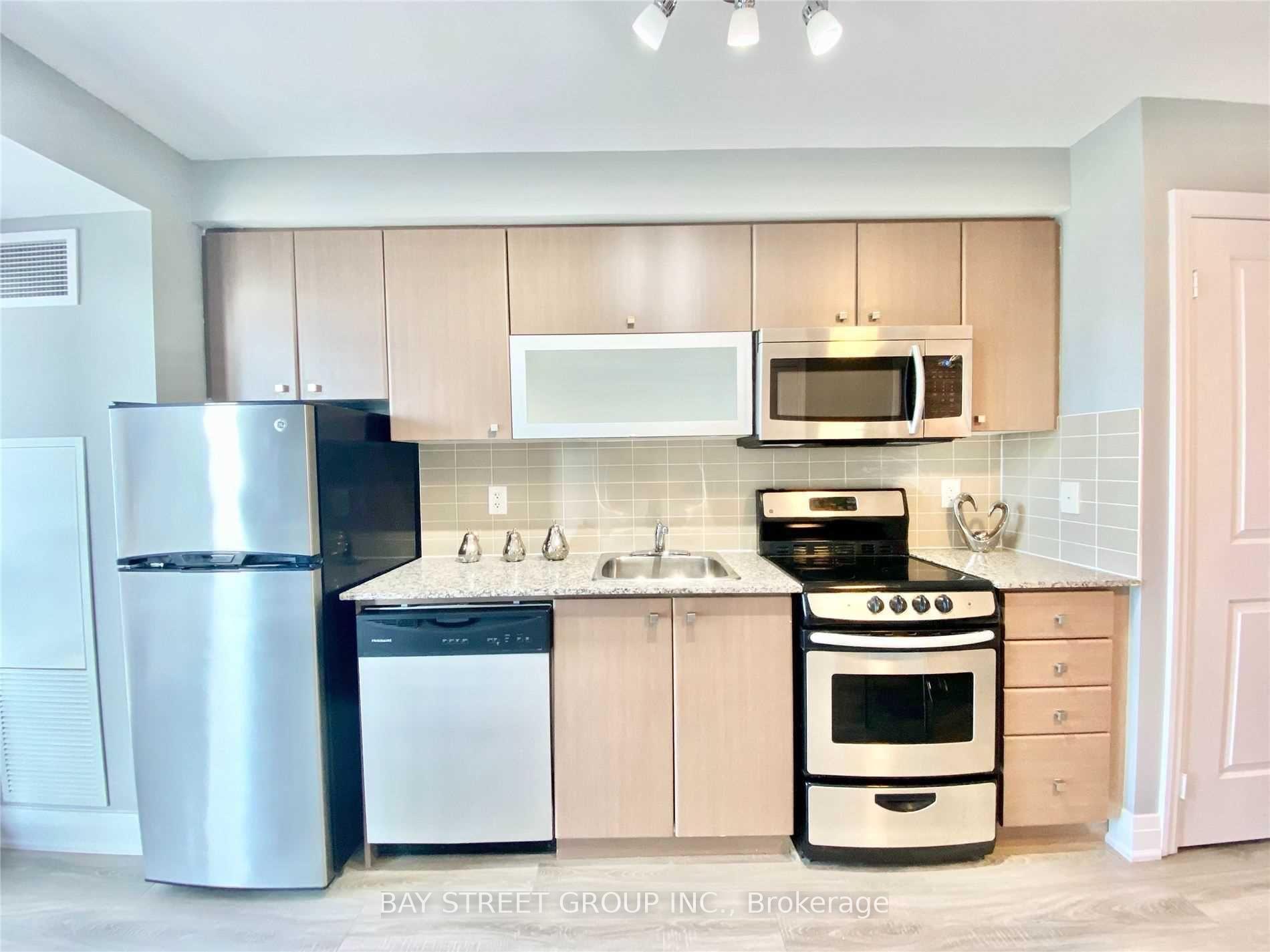 Photo 6 of Unit 801, 2015 Sheppard Avenue E, North York, Henry Farm — HOMEH