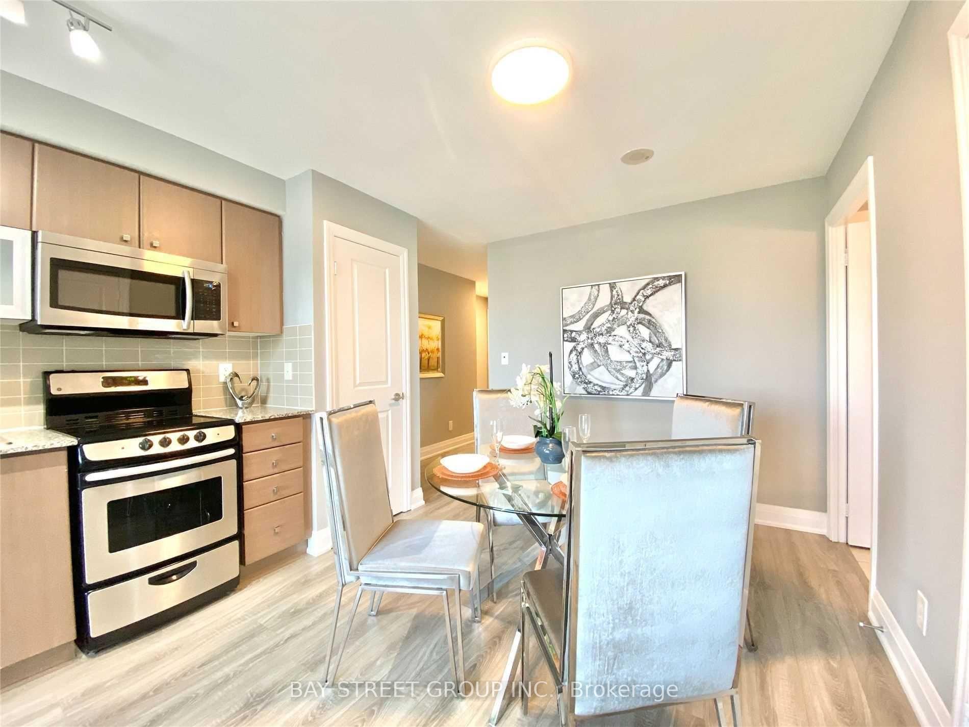 Photo 7 of Unit 801, 2015 Sheppard Avenue E, North York, Henry Farm — HOMEH