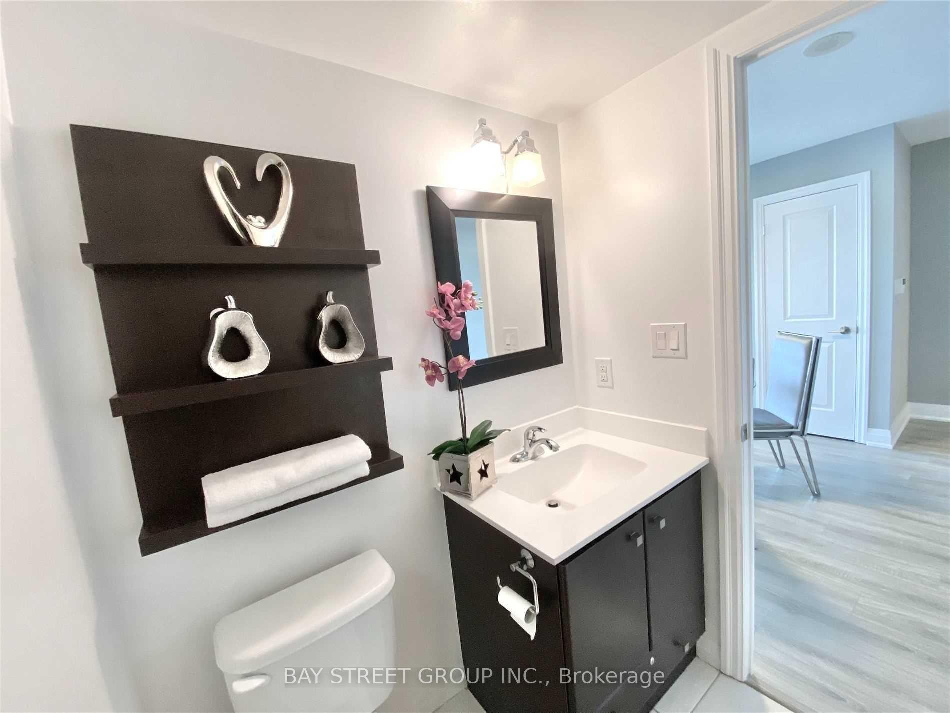 Photo 16 of Unit 801, 2015 Sheppard Avenue E, North York, Henry Farm — HOMEH