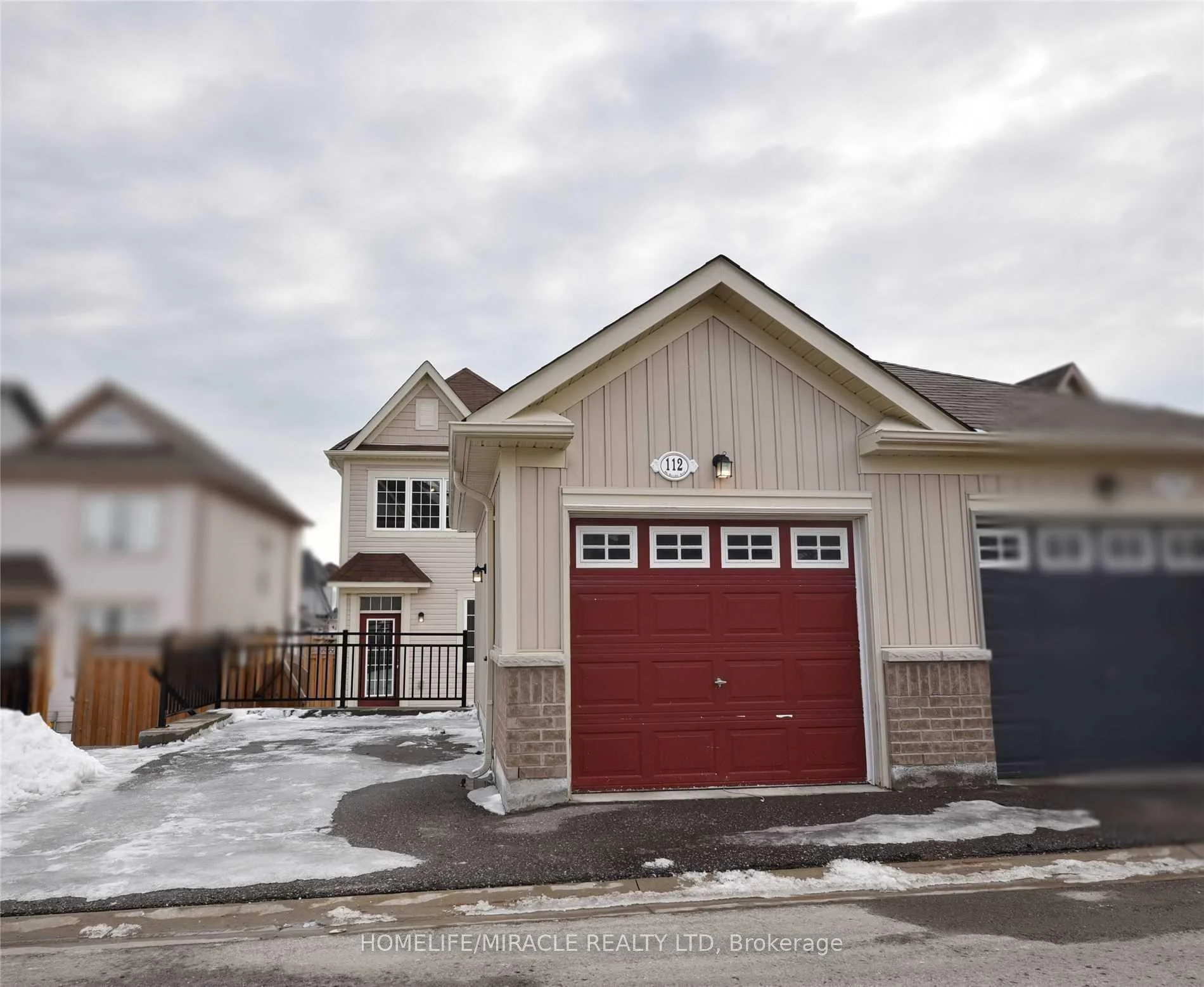 Photo 4 of 112 Mcbride Avenue, Clarington, Bowmanville — HOMEH