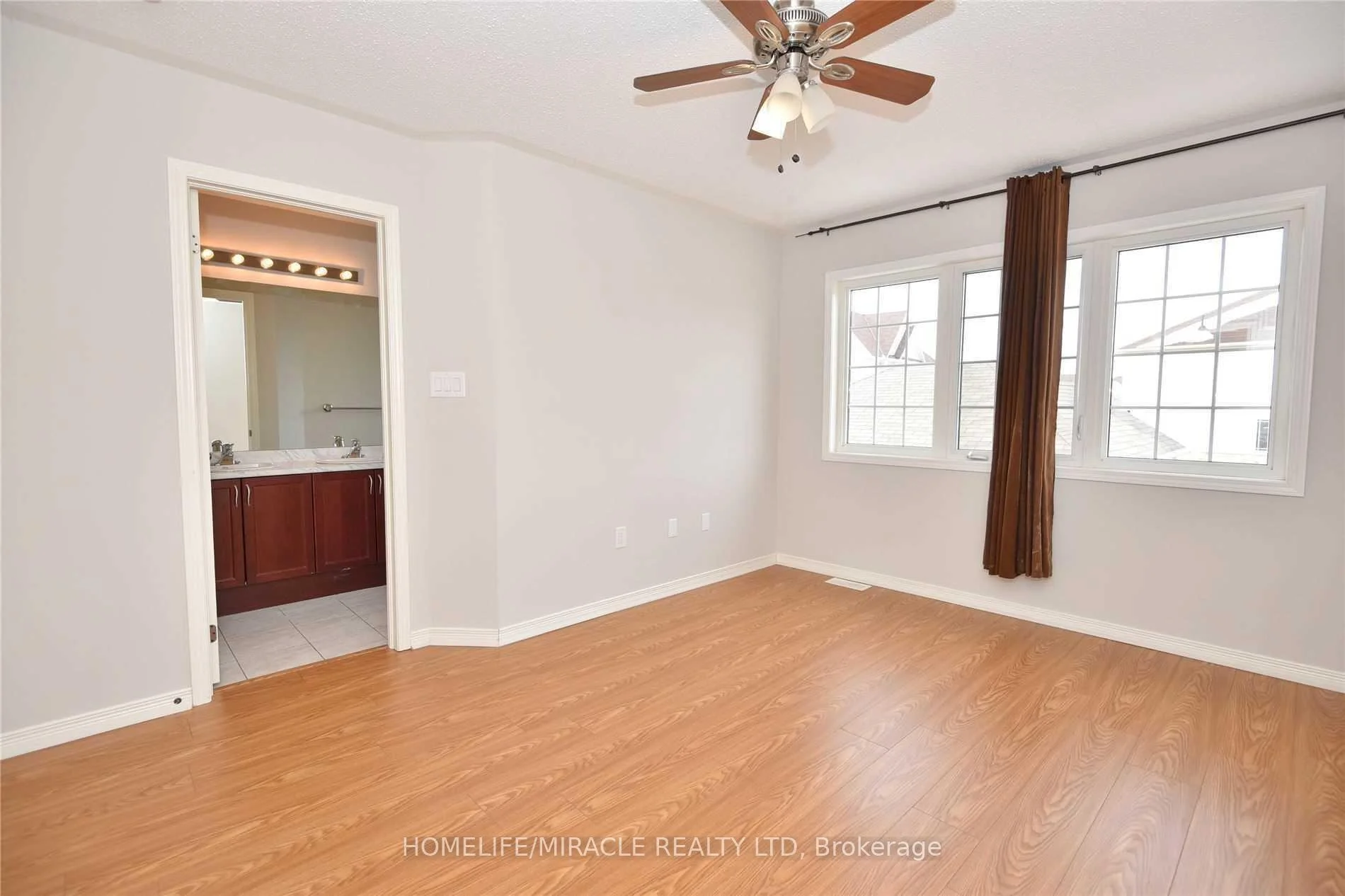 Photo 14 of 112 Mcbride Avenue, Clarington, Bowmanville — HOMEH