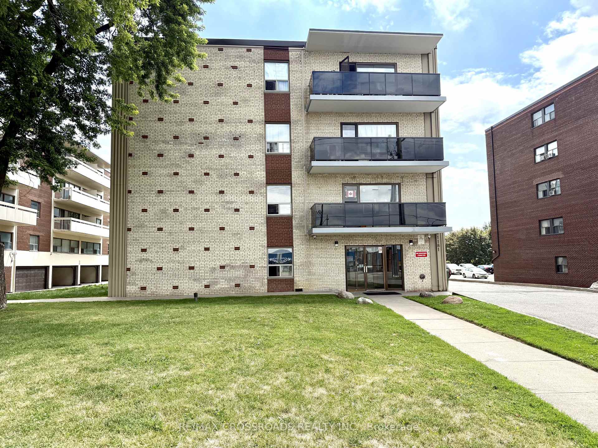 Front of Unit 205, 1181 Ellesmere Road