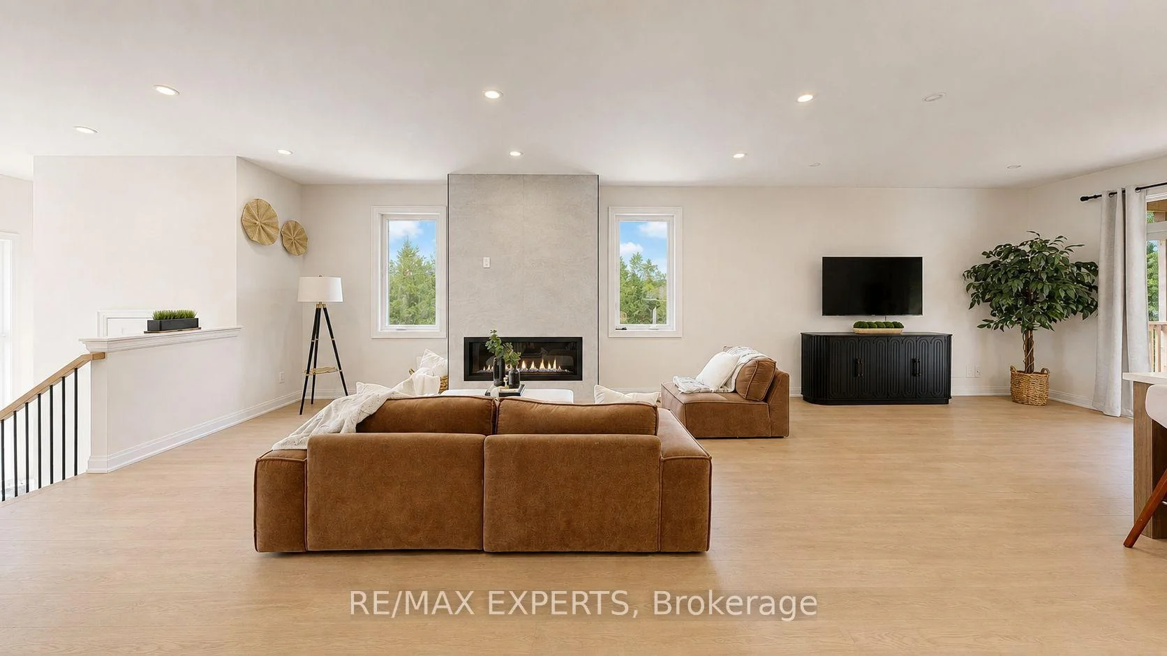 Photo 12 of 506 Golf Course Road, Wasaga Beach — HOMEH
