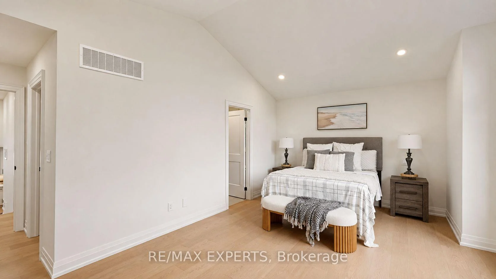 Photo 36 of 506 Golf Course Road, Wasaga Beach — HOMEH