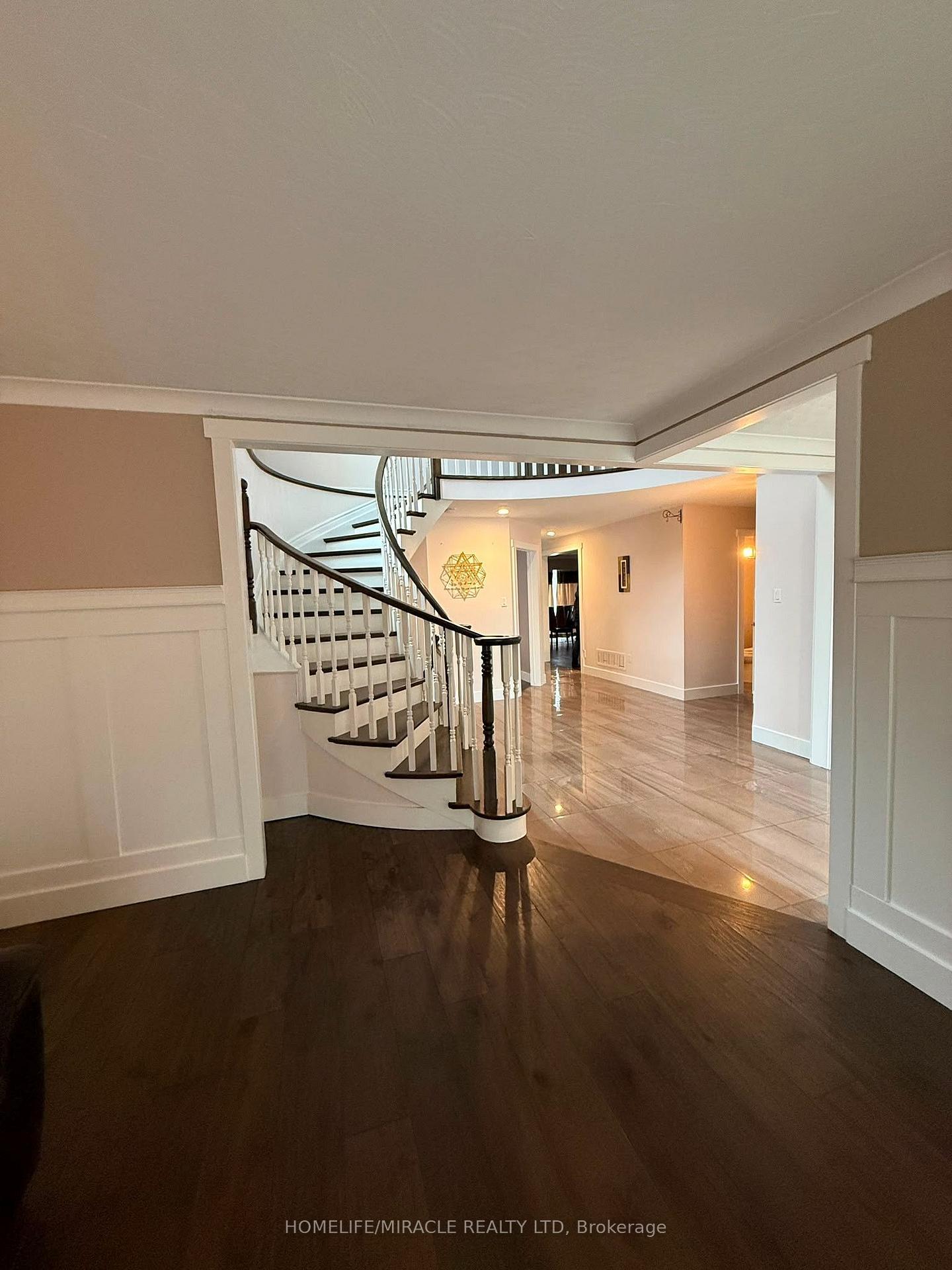 Photo 4 of 2133 Heidi Avenue, Burlington, Headon — HOMEH