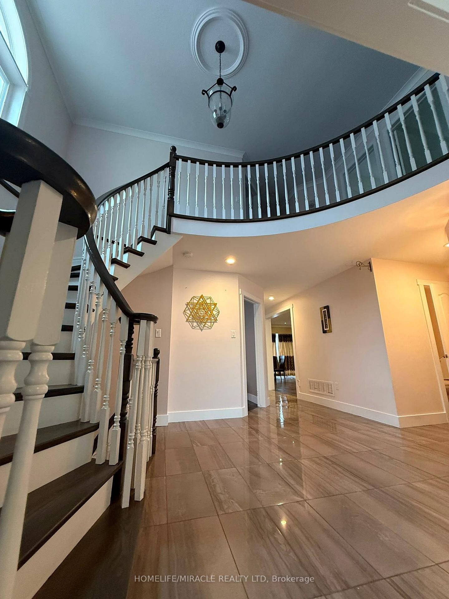 Photo 5 of 2133 Heidi Avenue, Burlington, Headon — HOMEH