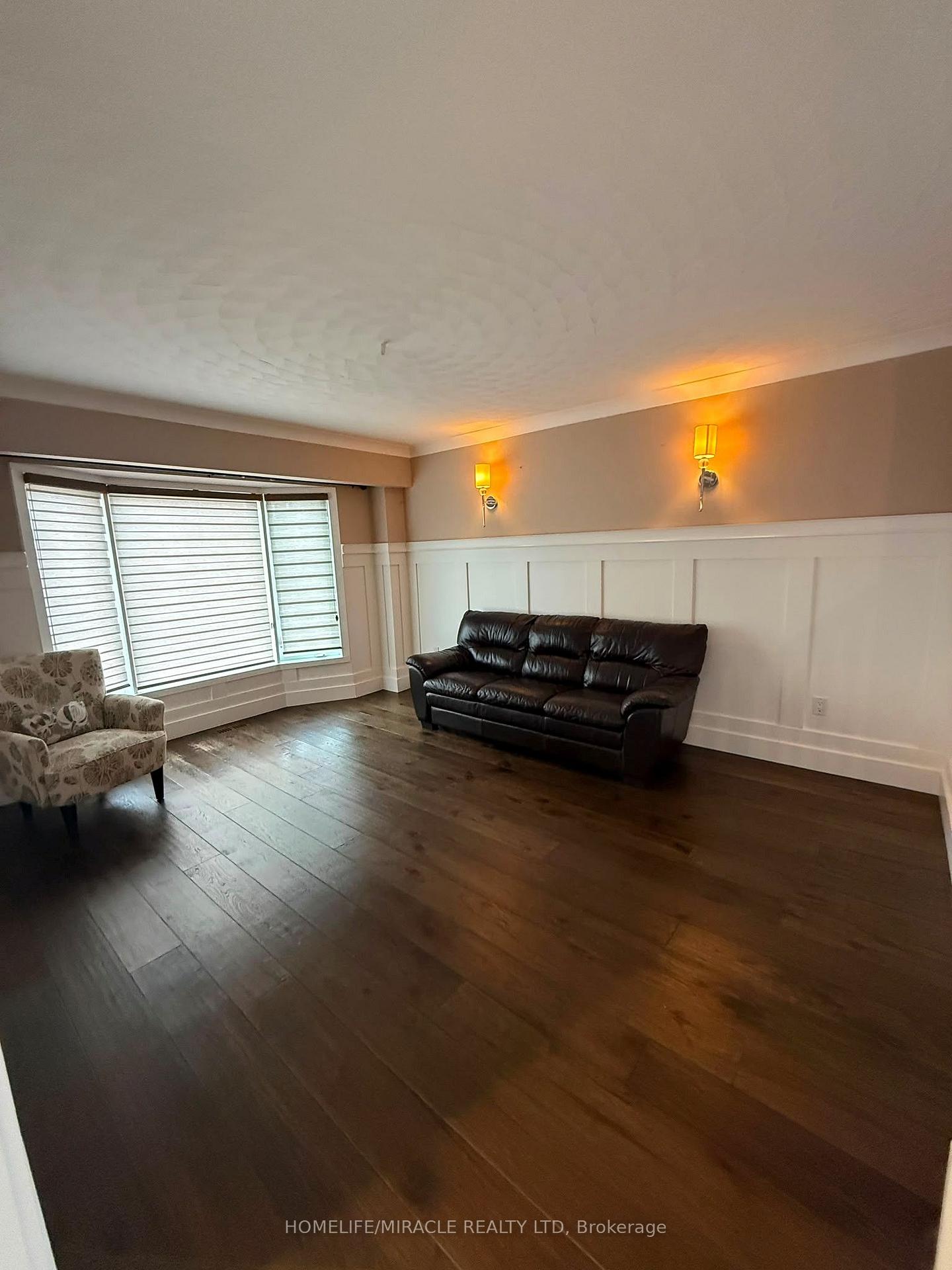 Photo 7 of 2133 Heidi Avenue, Burlington, Headon — HOMEH