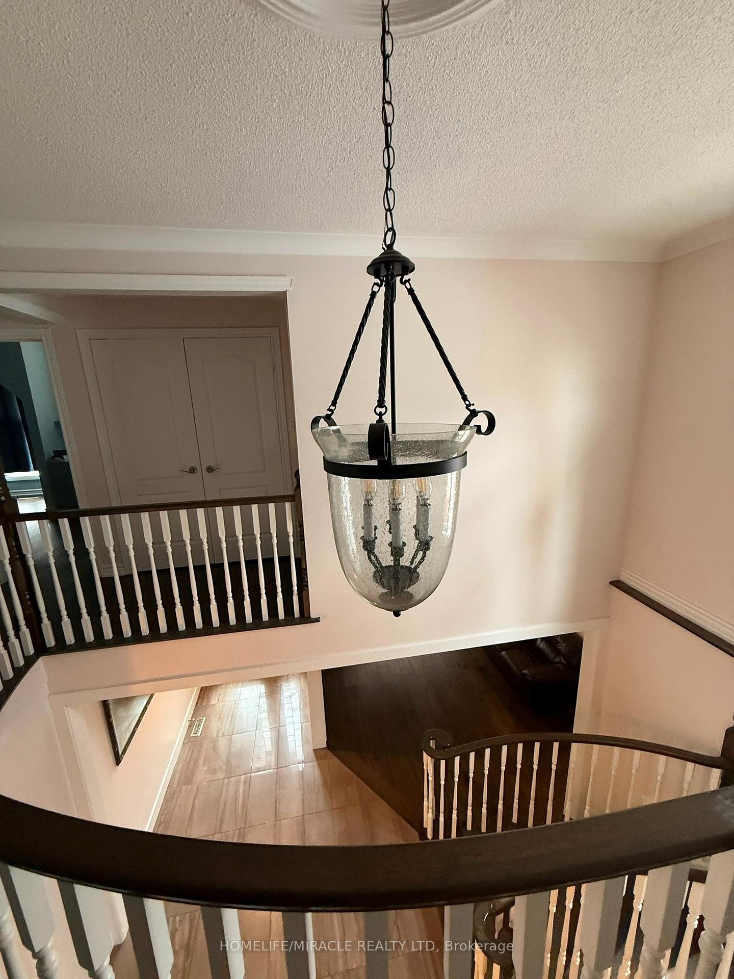 Photo 15 of 2133 Heidi Avenue, Burlington, Headon — HOMEH