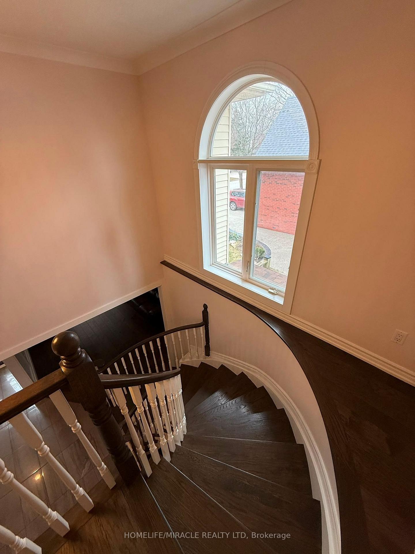 Photo 16 of 2133 Heidi Avenue, Burlington, Headon — HOMEH