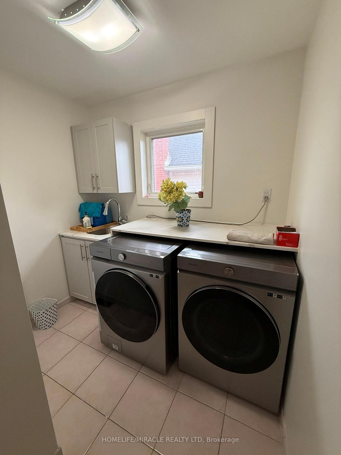 Photo 25 of 2133 Heidi Avenue, Burlington, Headon — HOMEH