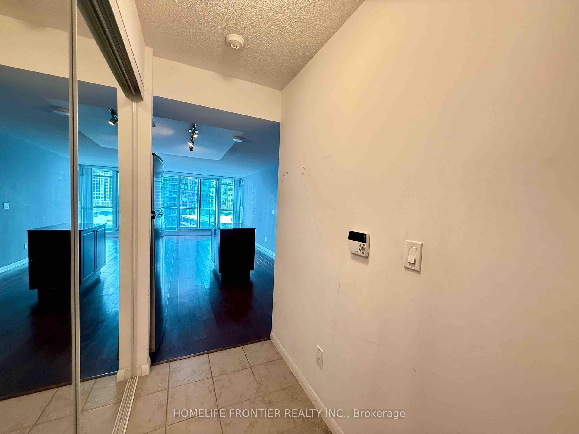 Photo 7 of Unit 1075, 209 Fort York Boulevard, Toronto, Niagara — HOMEH