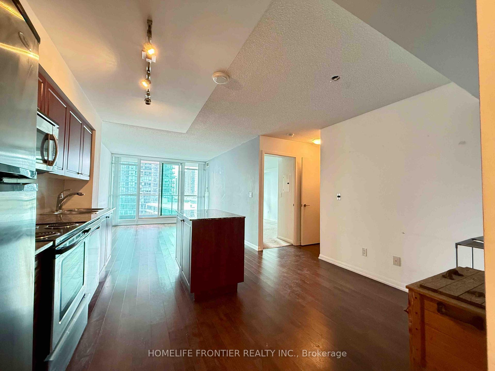 Photo 12 of Unit 1075, 209 Fort York Boulevard, Toronto, Niagara — HOMEH