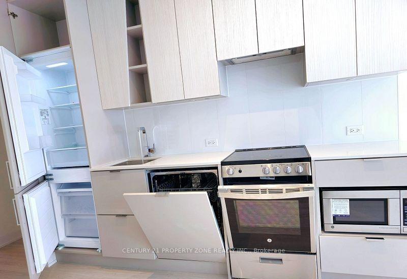 Photo 8 of Unit 4512, 3883 Quartz Road, Mississauga, City Centre — HOMEH
