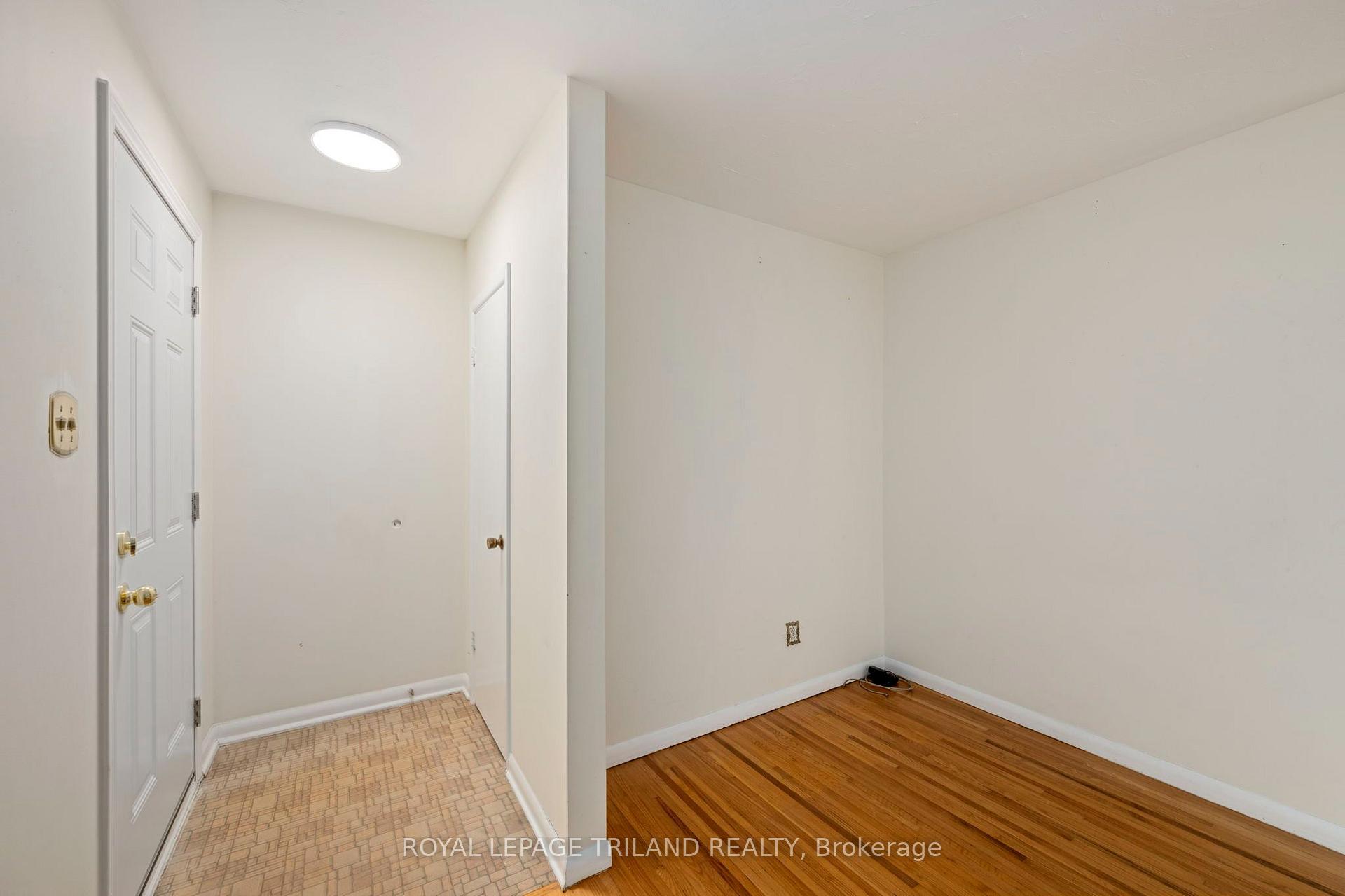 Photo 20 of 160 Wellesley Crescent, London, East I — HOMEH