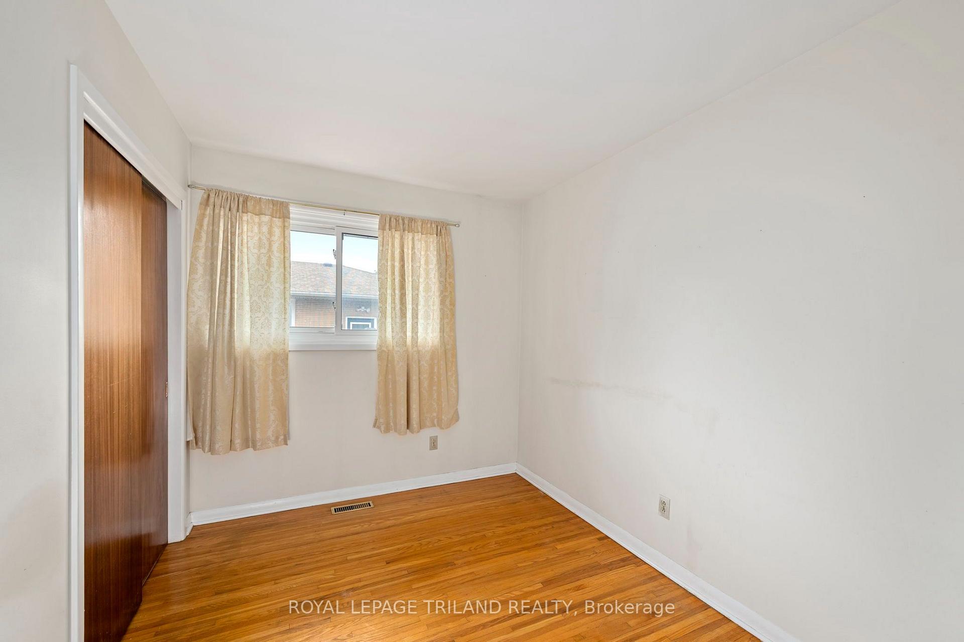 Photo 21 of 160 Wellesley Crescent, London, East I — HOMEH