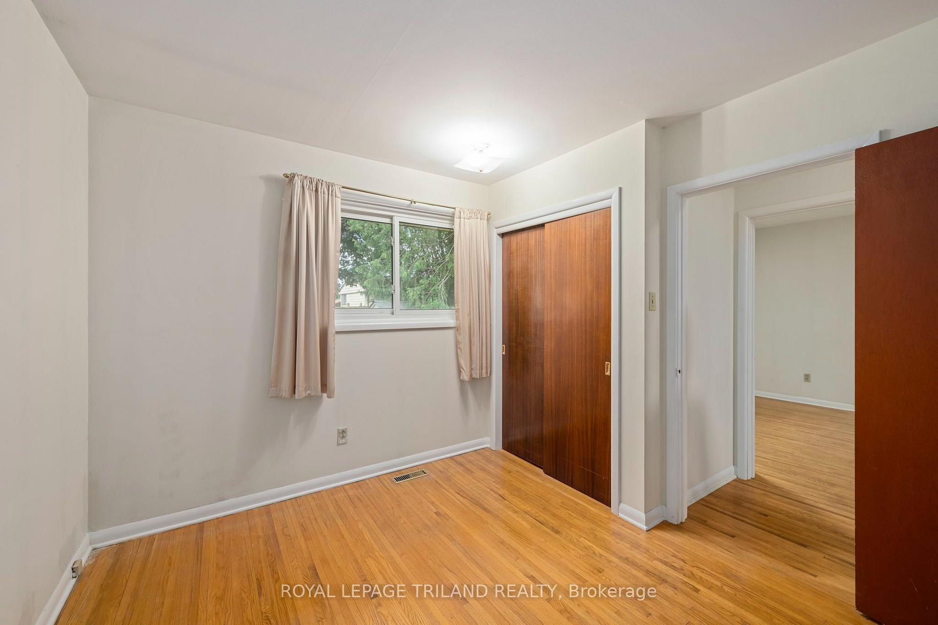 Photo 27 of 160 Wellesley Crescent, London, East I — HOMEH