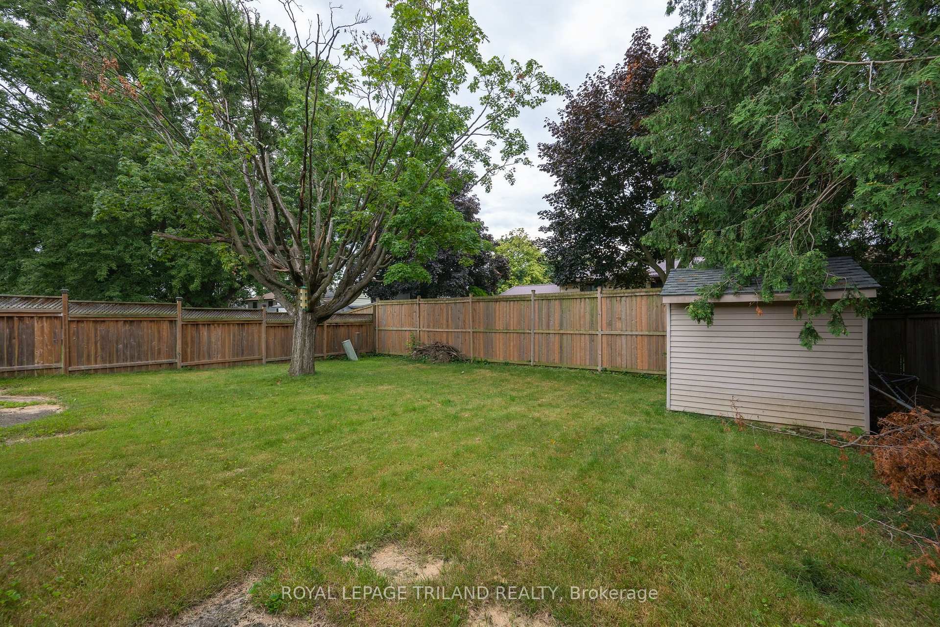 Photo 34 of 160 Wellesley Crescent, London, East I — HOMEH