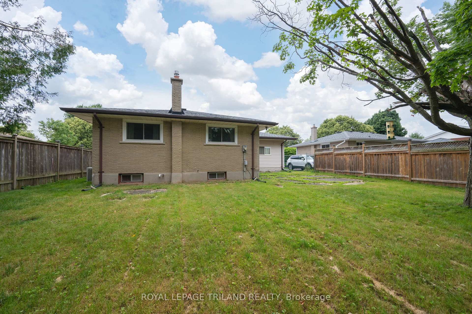 Photo 37 of 160 Wellesley Crescent, London, East I — HOMEH