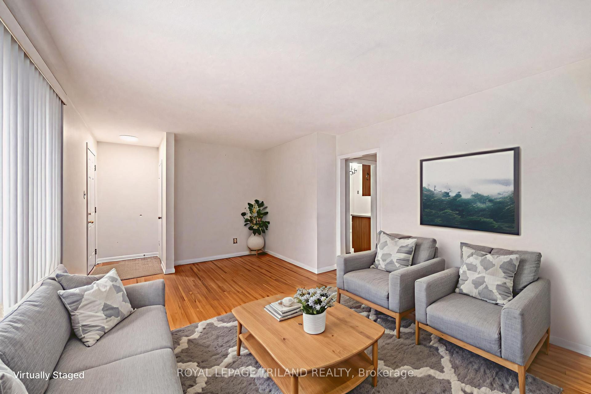 Photo 6 of 160 Wellesley Crescent, London, East I — HOMEH