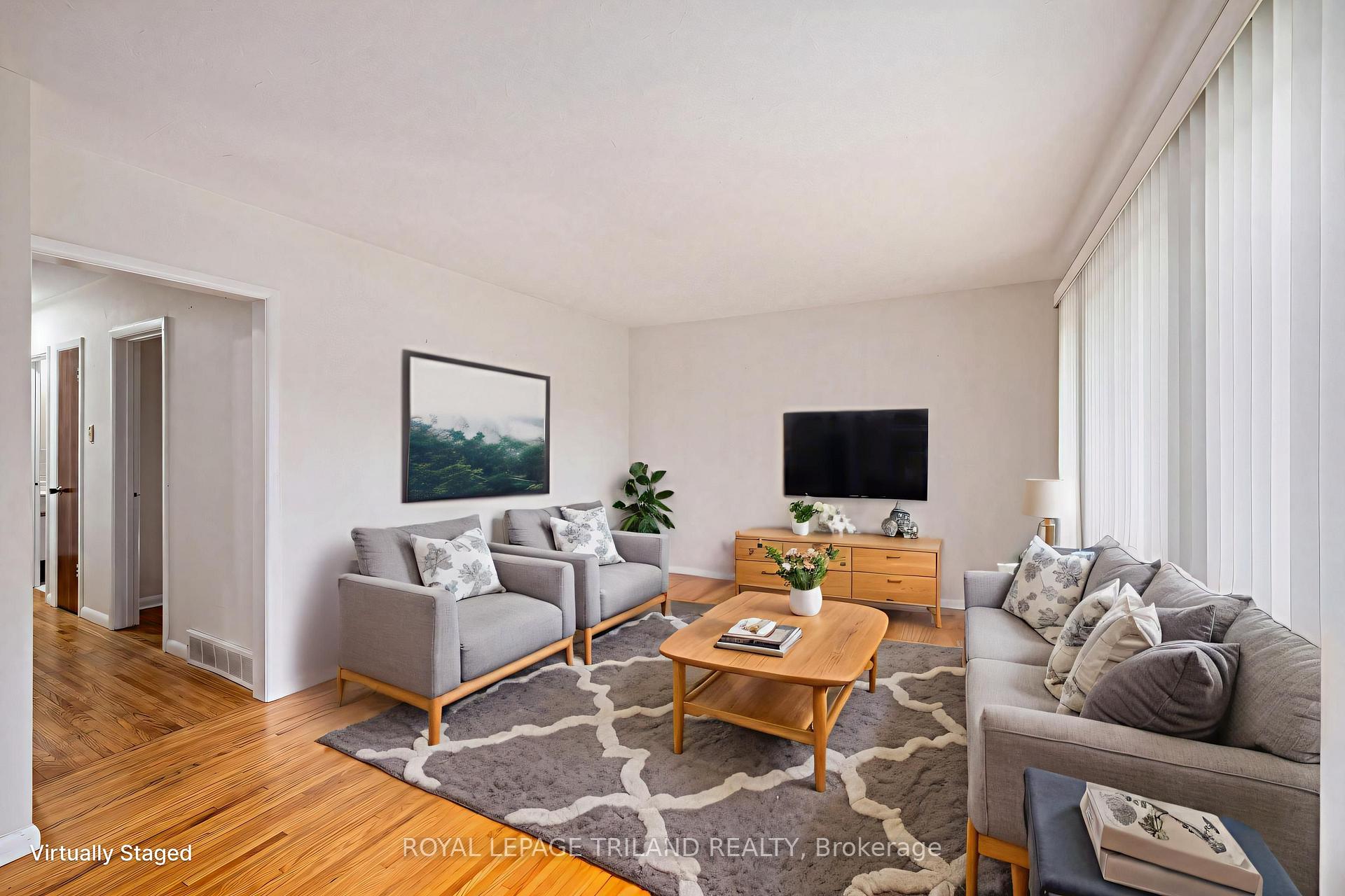 Photo 8 of 160 Wellesley Crescent, London, East I — HOMEH