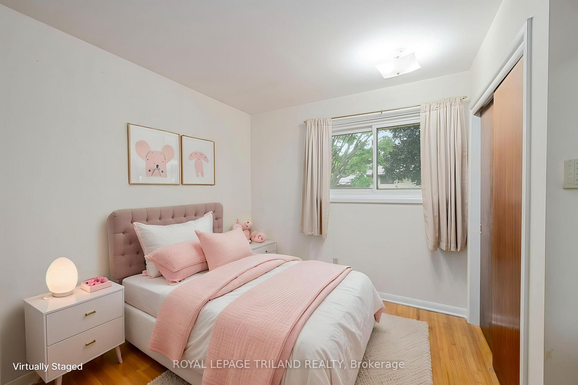 Photo 14 of 160 Wellesley Crescent, London, East I — HOMEH