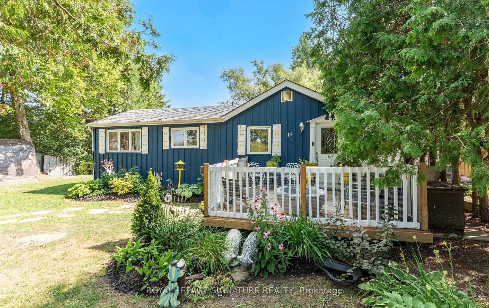 Photo 2 of 17 Mustard Street, Uxbridge, Rural Uxbridge — HOMEH