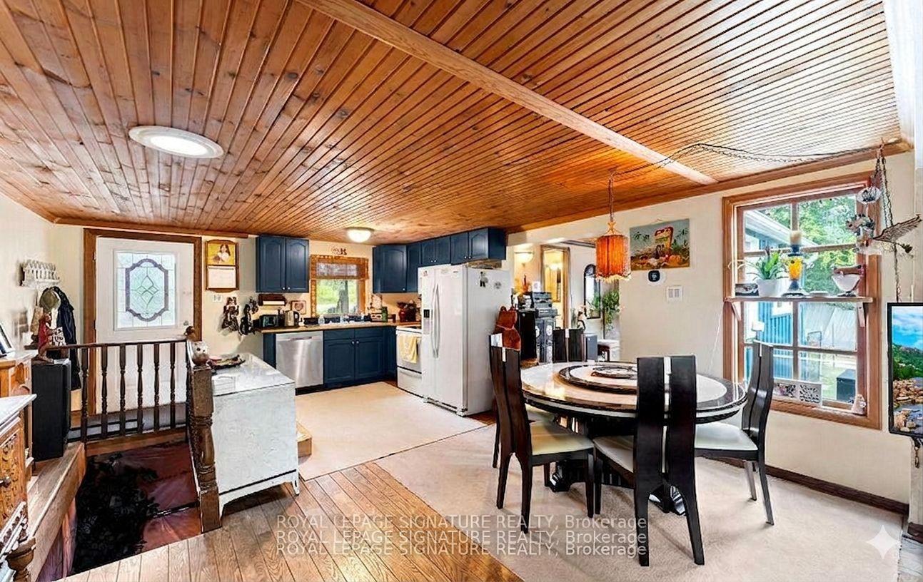 Photo 6 of 17 Mustard Street, Uxbridge, Rural Uxbridge — HOMEH