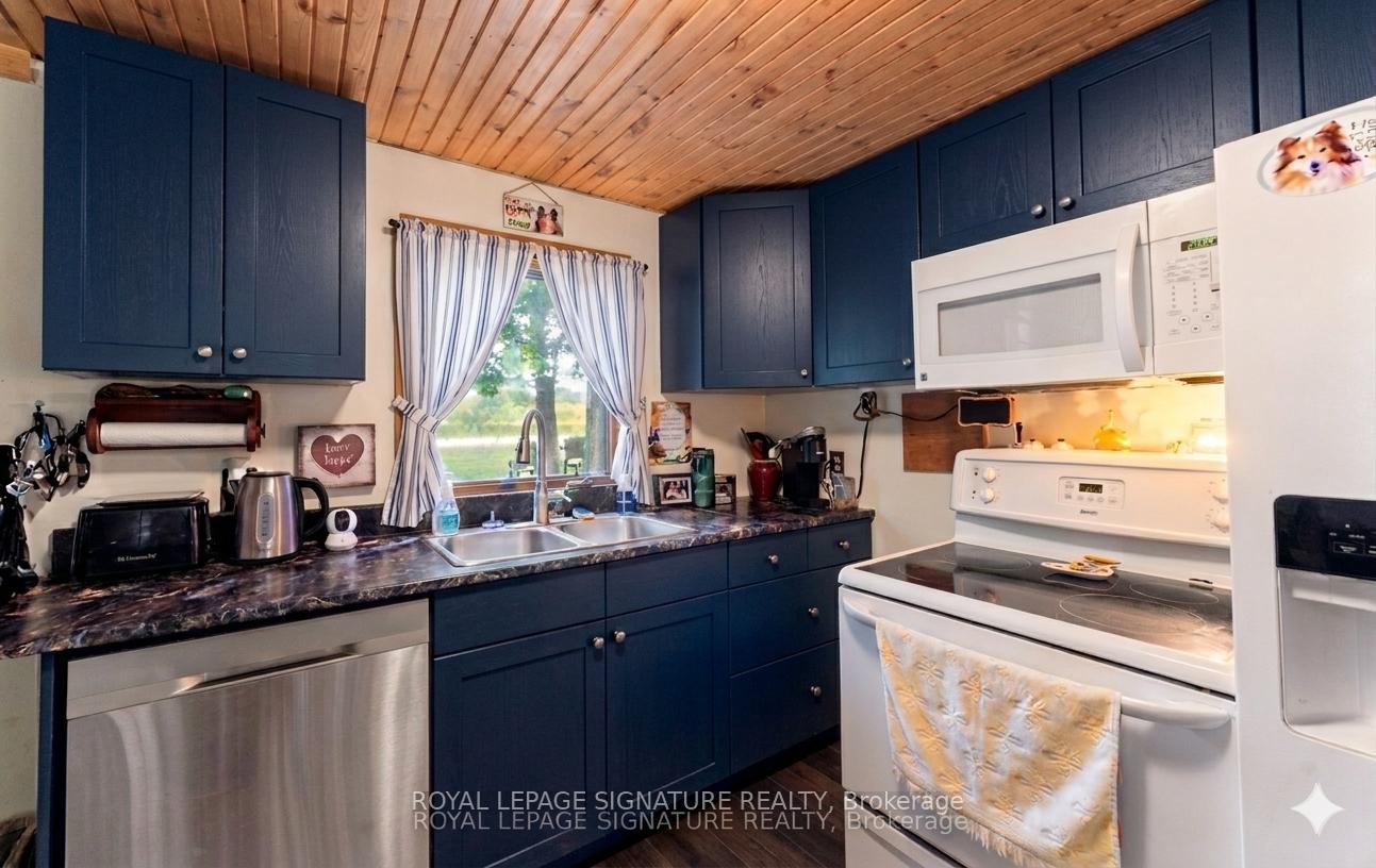 Photo 7 of 17 Mustard Street, Uxbridge, Rural Uxbridge — HOMEH