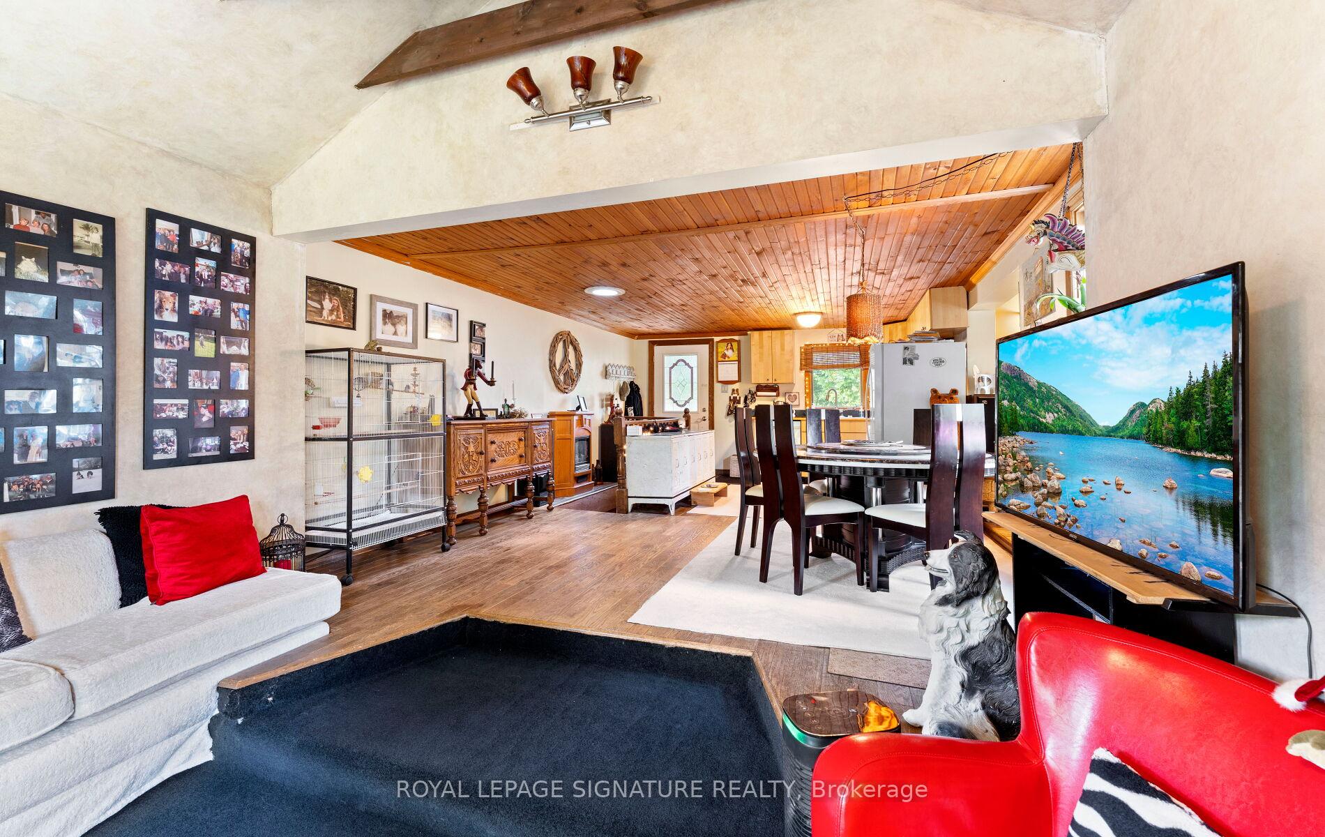 Photo 14 of 17 Mustard Street, Uxbridge, Rural Uxbridge — HOMEH