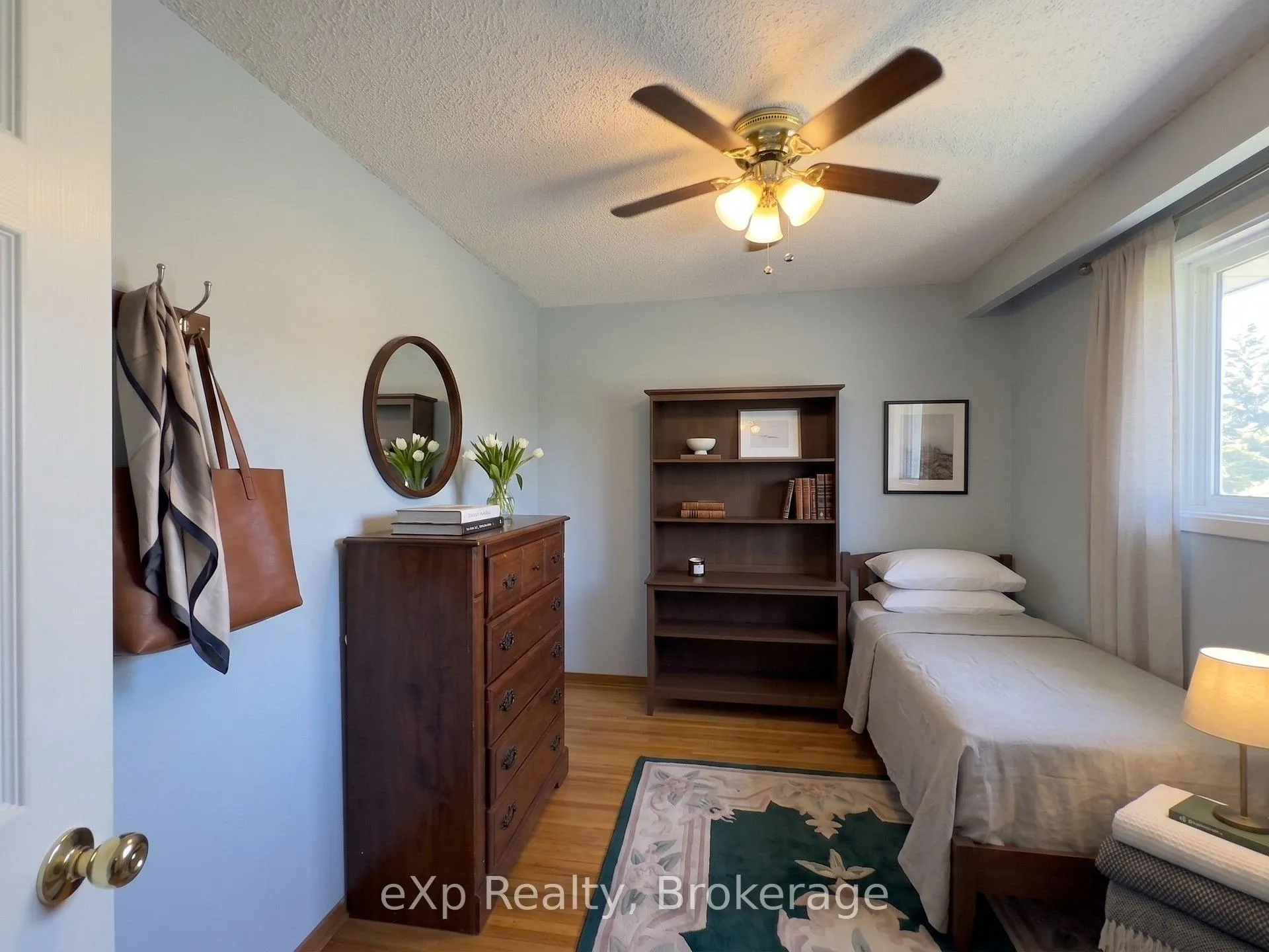 Photo 11 of 7601 Lockington Crescent, Mississauga, Malton — HOMEH