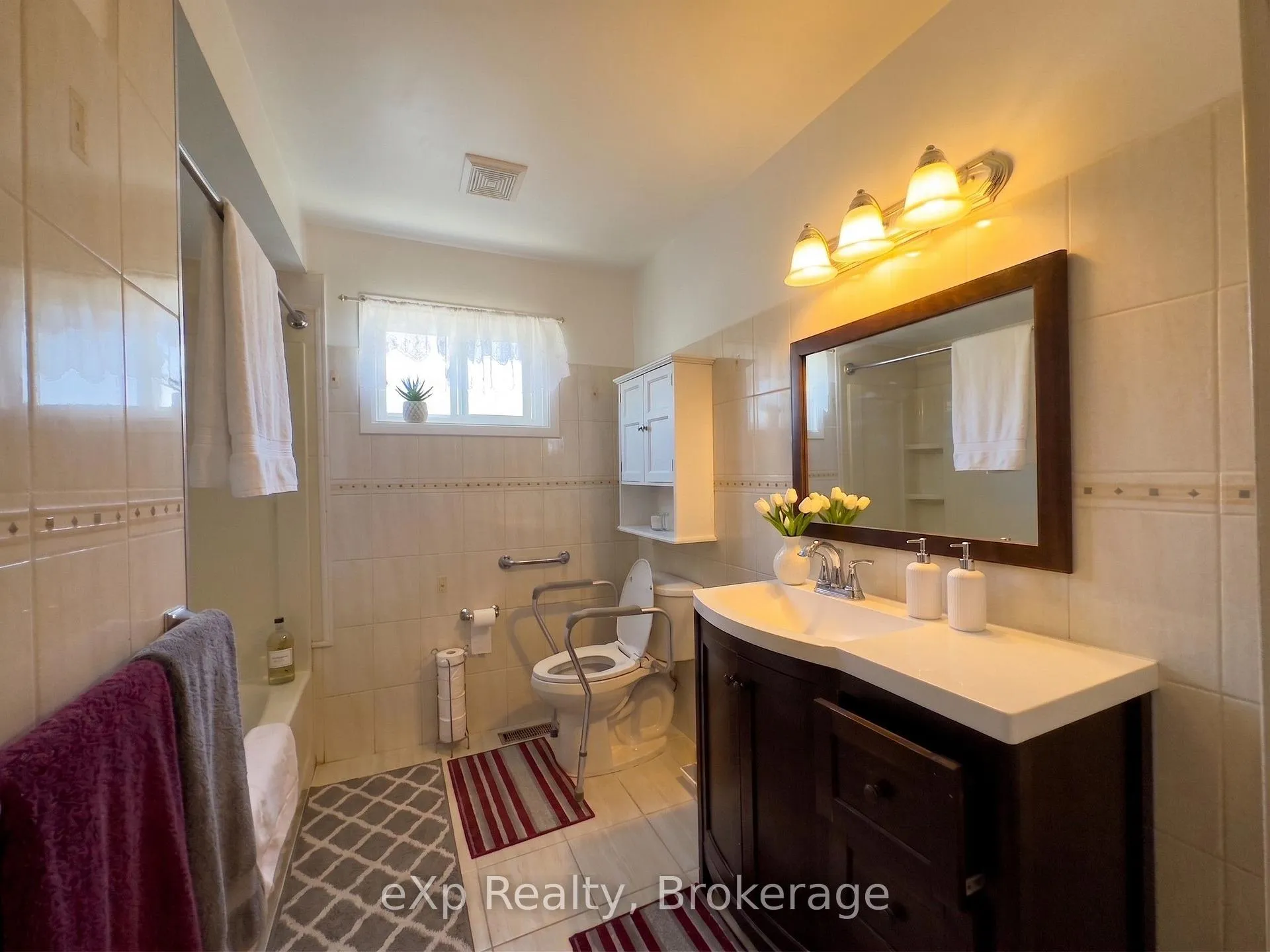 Photo 12 of 7601 Lockington Crescent, Mississauga, Malton — HOMEH