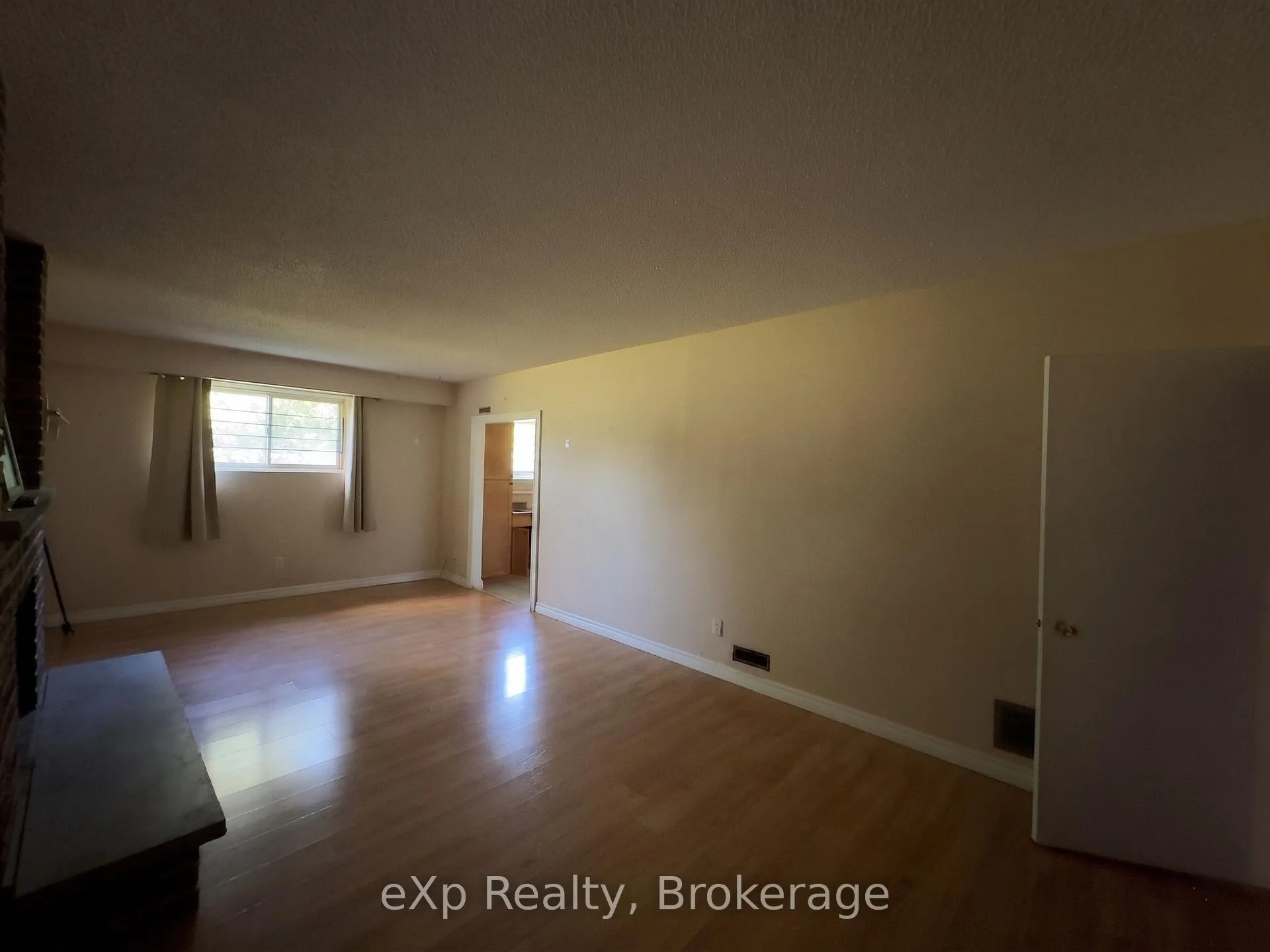Photo 14 of 7601 Lockington Crescent, Mississauga, Malton — HOMEH