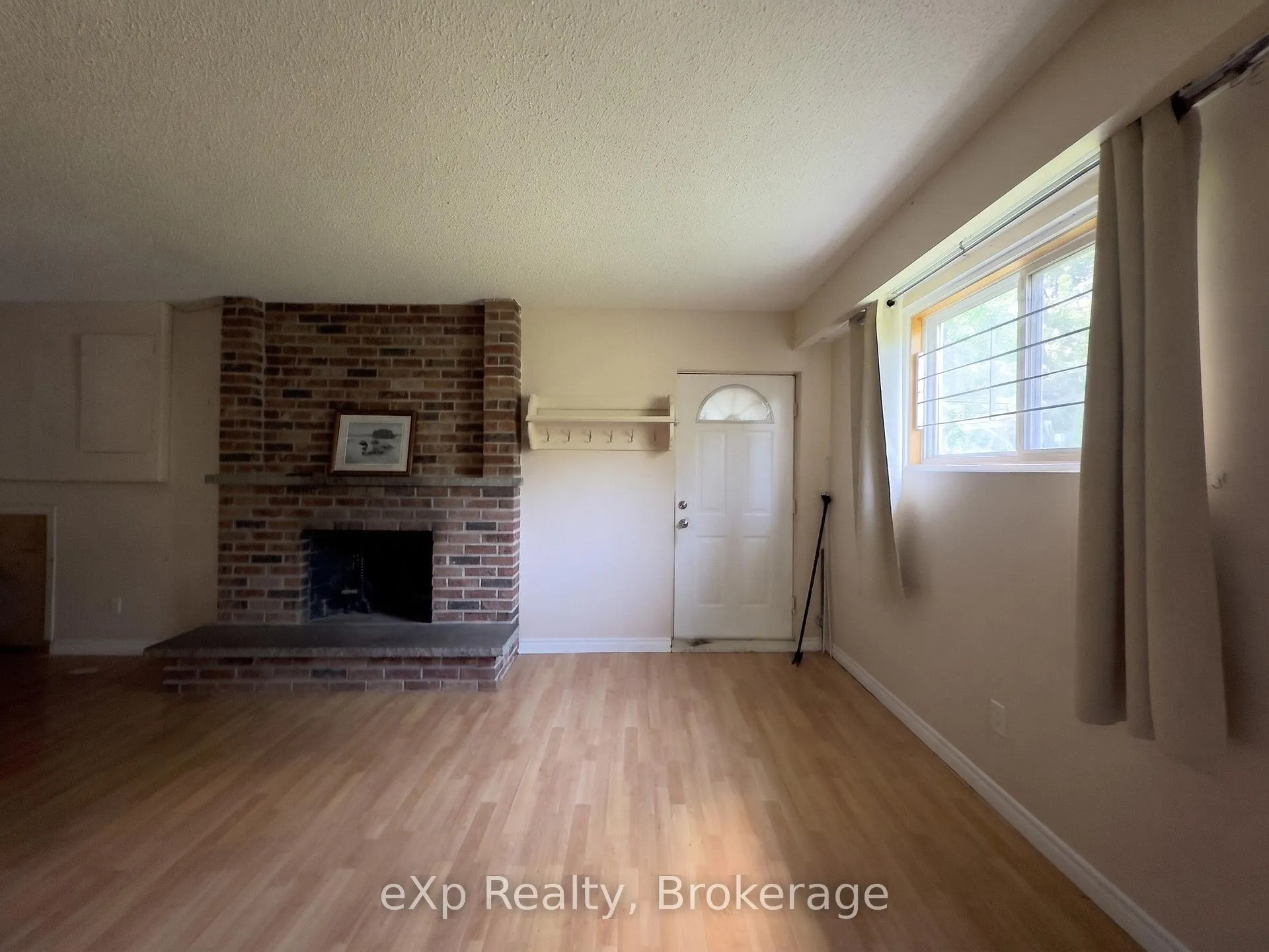 Photo 16 of 7601 Lockington Crescent, Mississauga, Malton — HOMEH