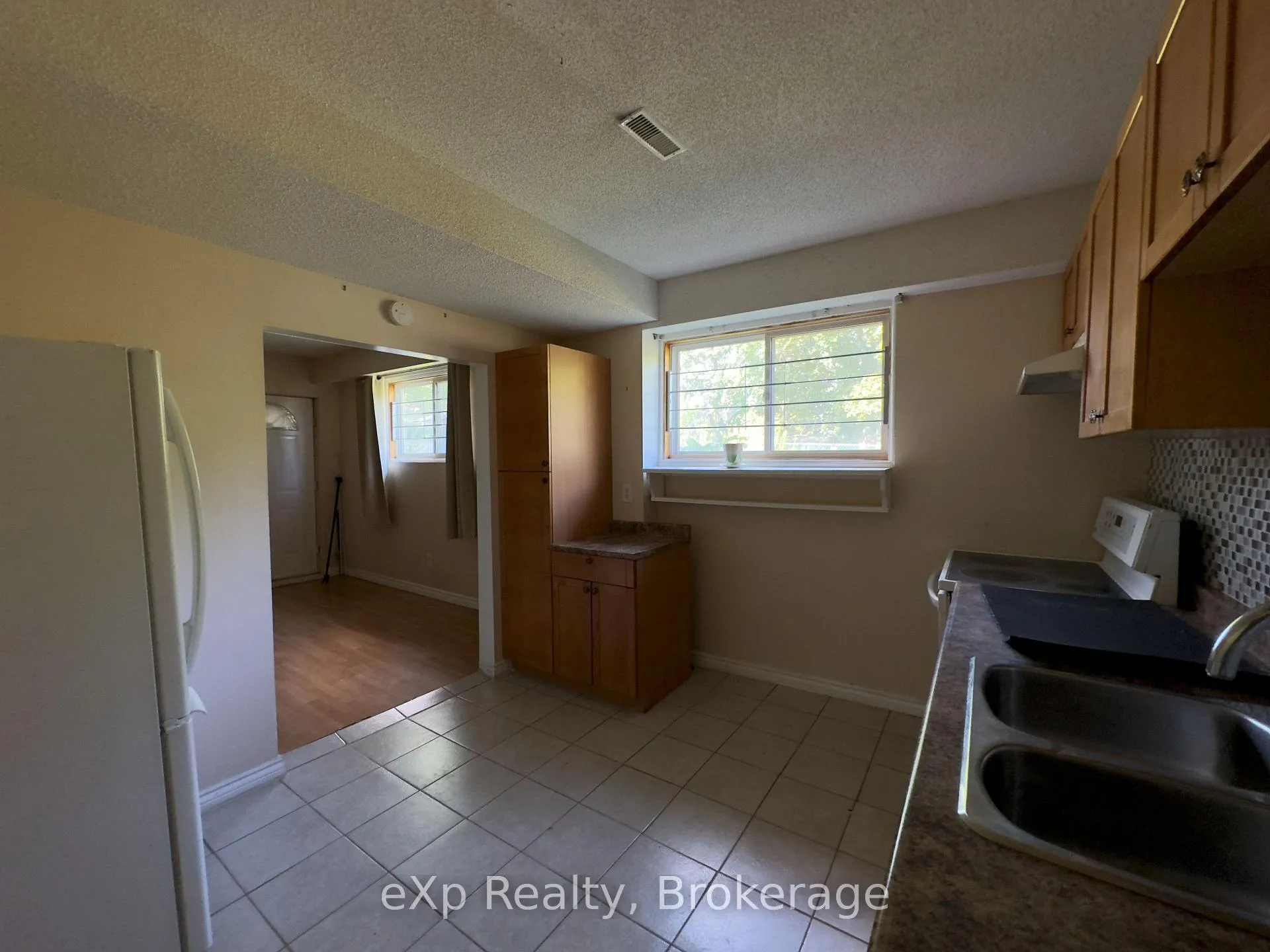 Photo 19 of 7601 Lockington Crescent, Mississauga, Malton — HOMEH