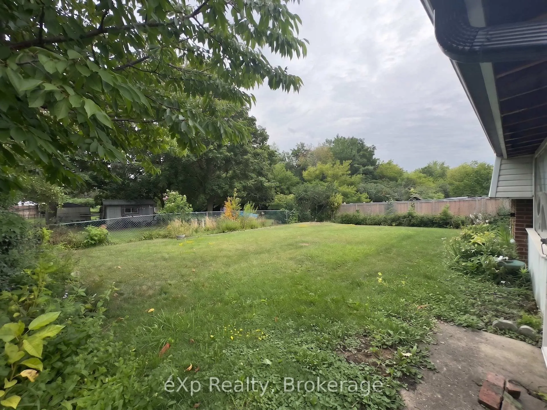 Photo 31 of 7601 Lockington Crescent, Mississauga, Malton — HOMEH