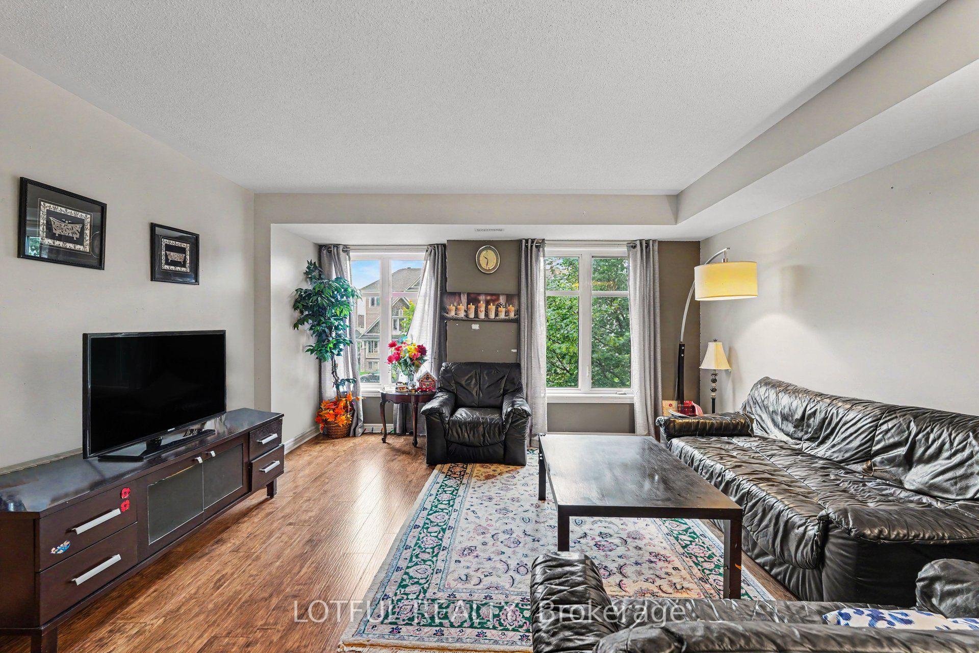 Photo 5 of Unit 20, 585 Chapman Mills Drive, Ottawa, Barrhaven - Strandherd — HOMEH