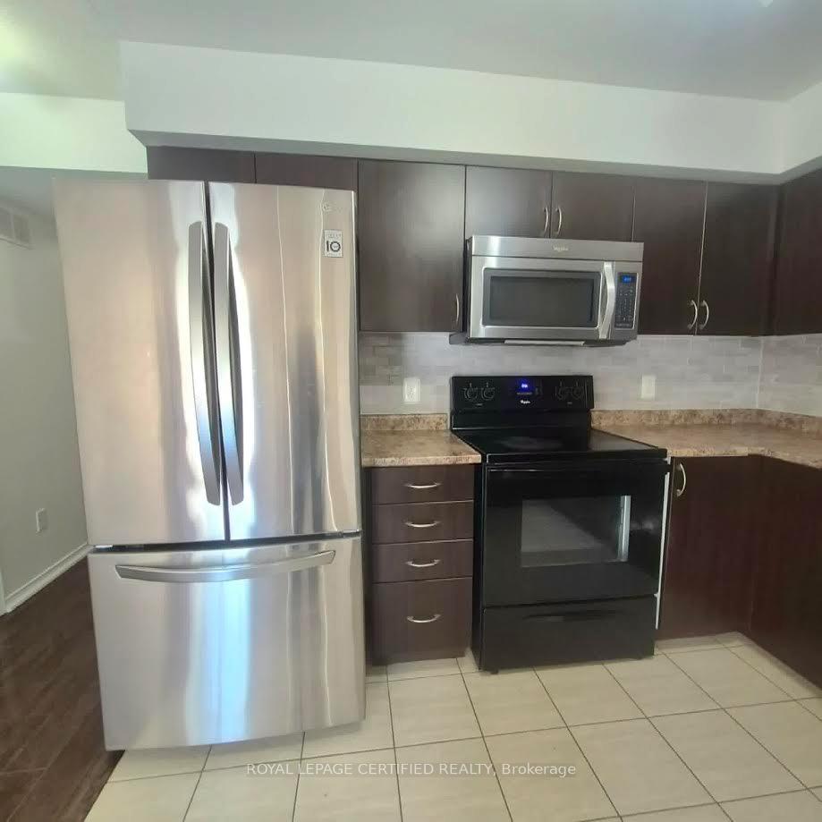 Photo 2 of Unit 6, 35 Hays Boulevard, Oakville, River Oaks — HOMEH