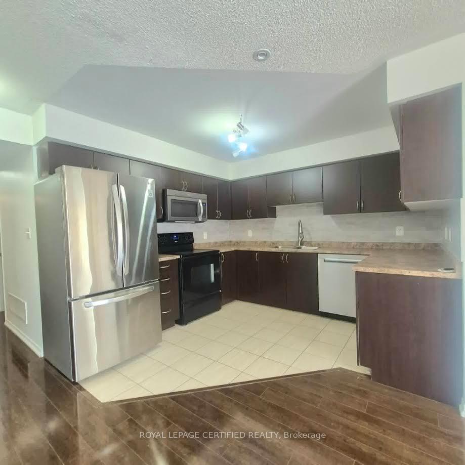 Photo 4 of Unit 6, 35 Hays Boulevard, Oakville, River Oaks — HOMEH