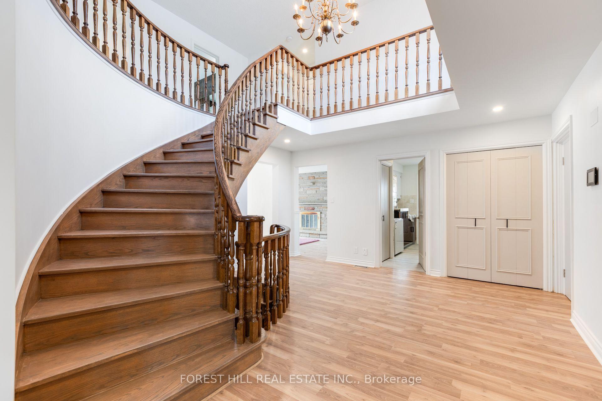 Photo 3 of 211 Carrville Road, Richmond Hill, South Richvale — HOMEH