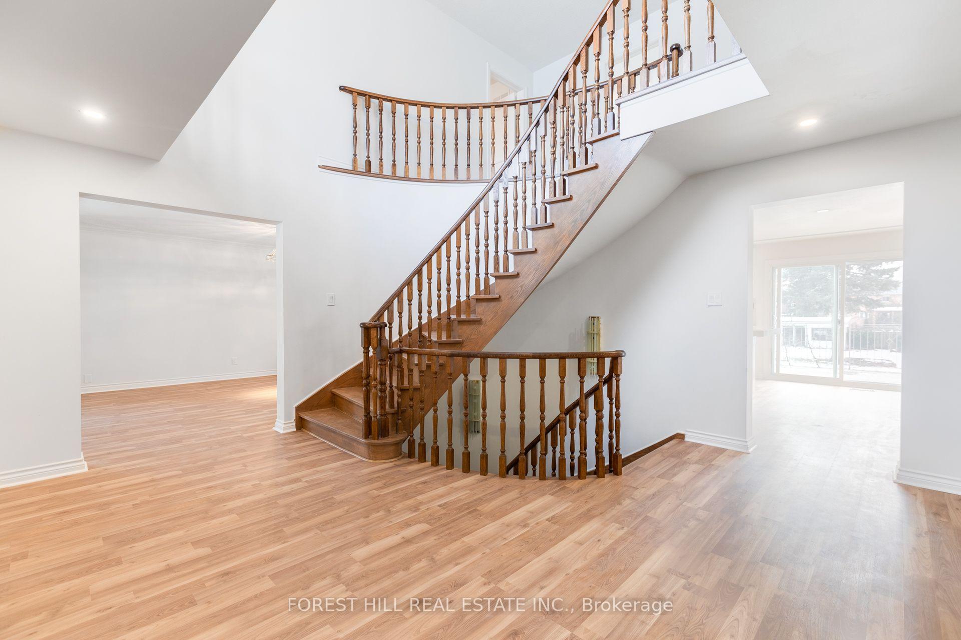 Photo 4 of 211 Carrville Road, Richmond Hill, South Richvale — HOMEH