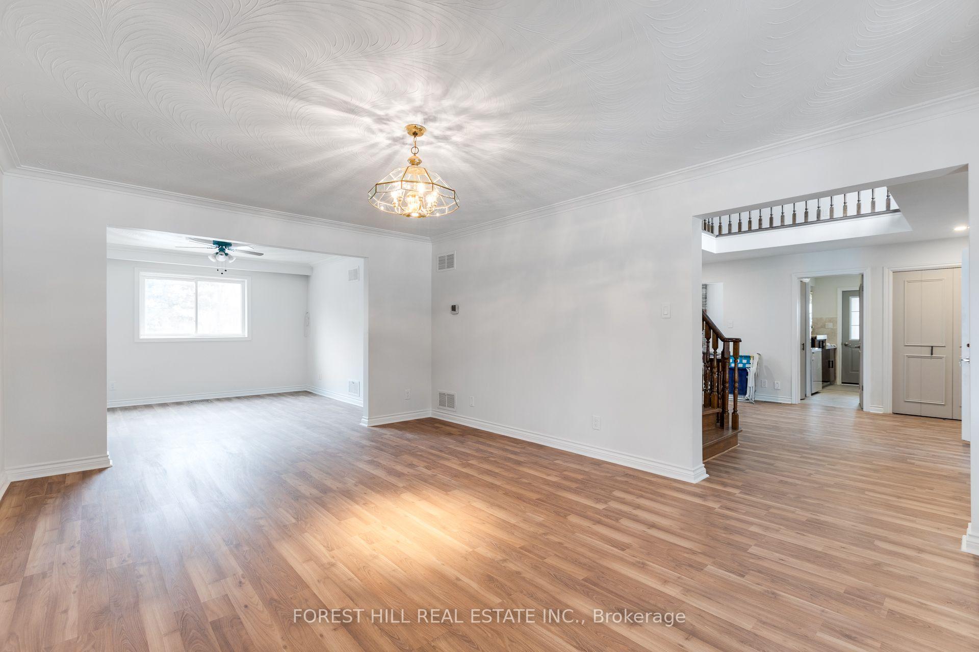 Photo 5 of 211 Carrville Road, Richmond Hill, South Richvale — HOMEH