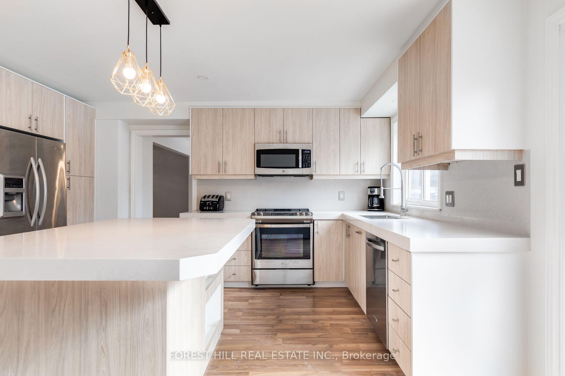 Photo 9 of 211 Carrville Road, Richmond Hill, South Richvale — HOMEH