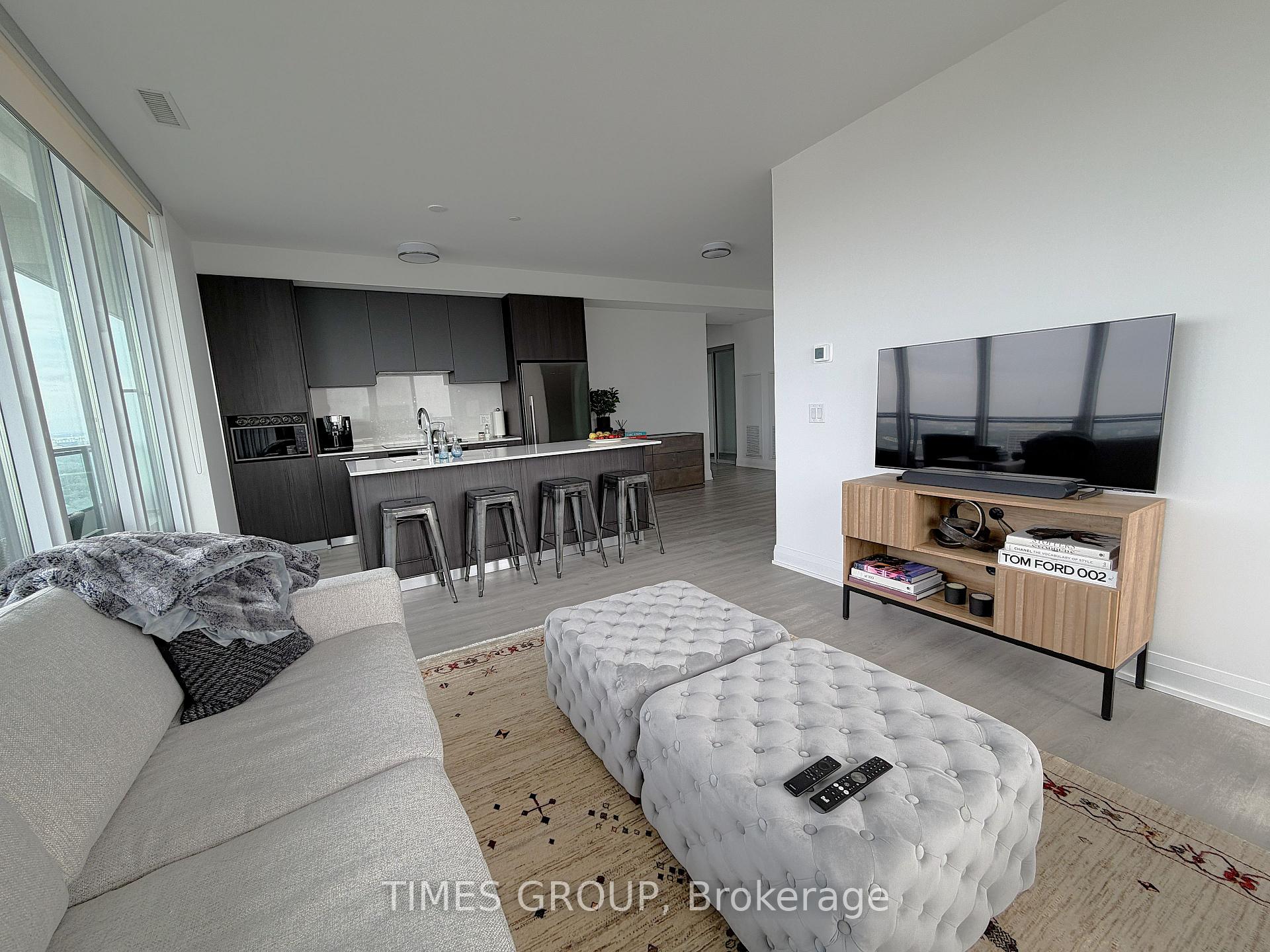Photo 4 of Unit 3507, 65 Broadway Avenue, Toronto, Mount Pleasant West — HOMEH