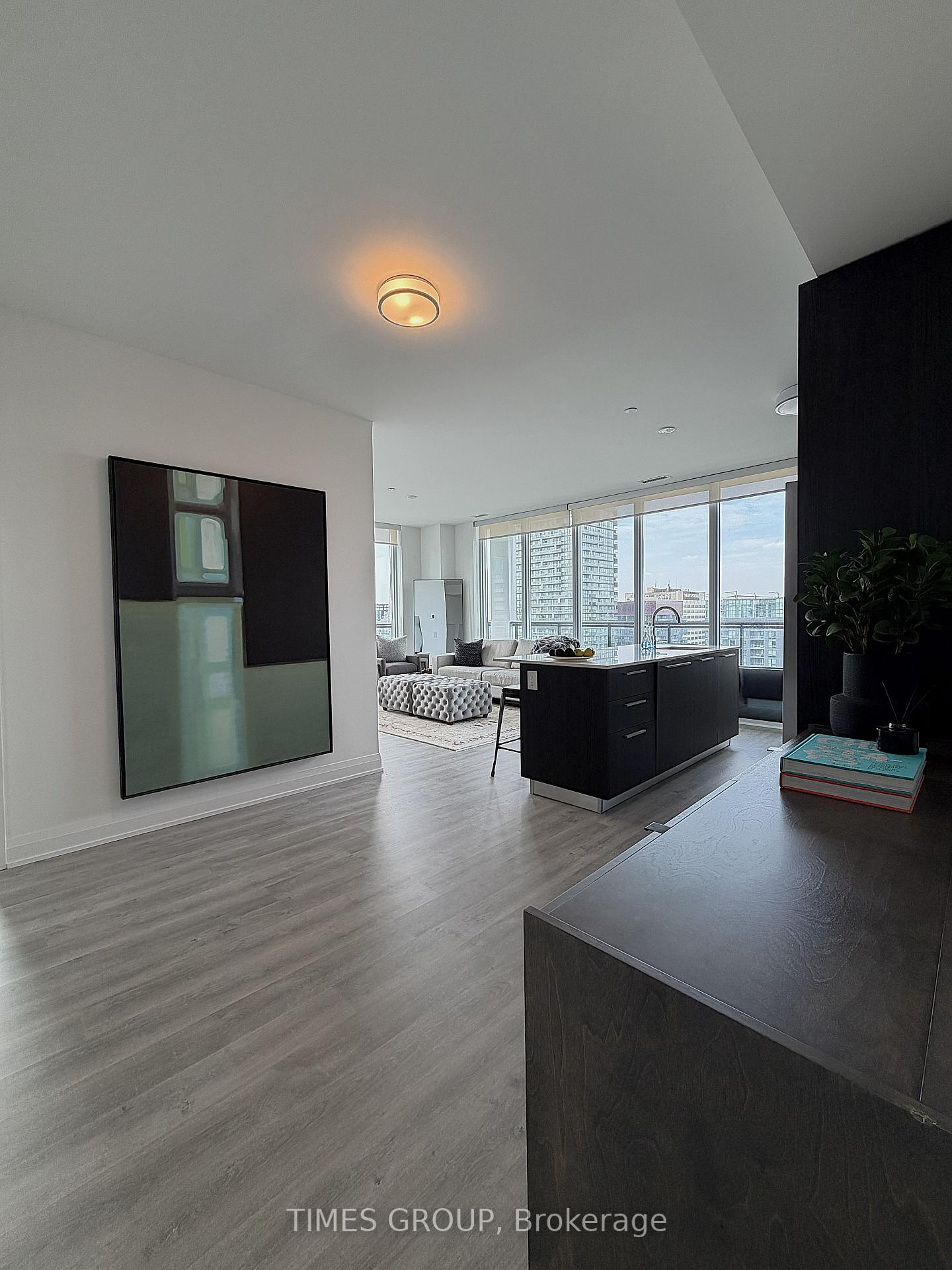 Photo 6 of Unit 3507, 65 Broadway Avenue, Toronto, Mount Pleasant West — HOMEH