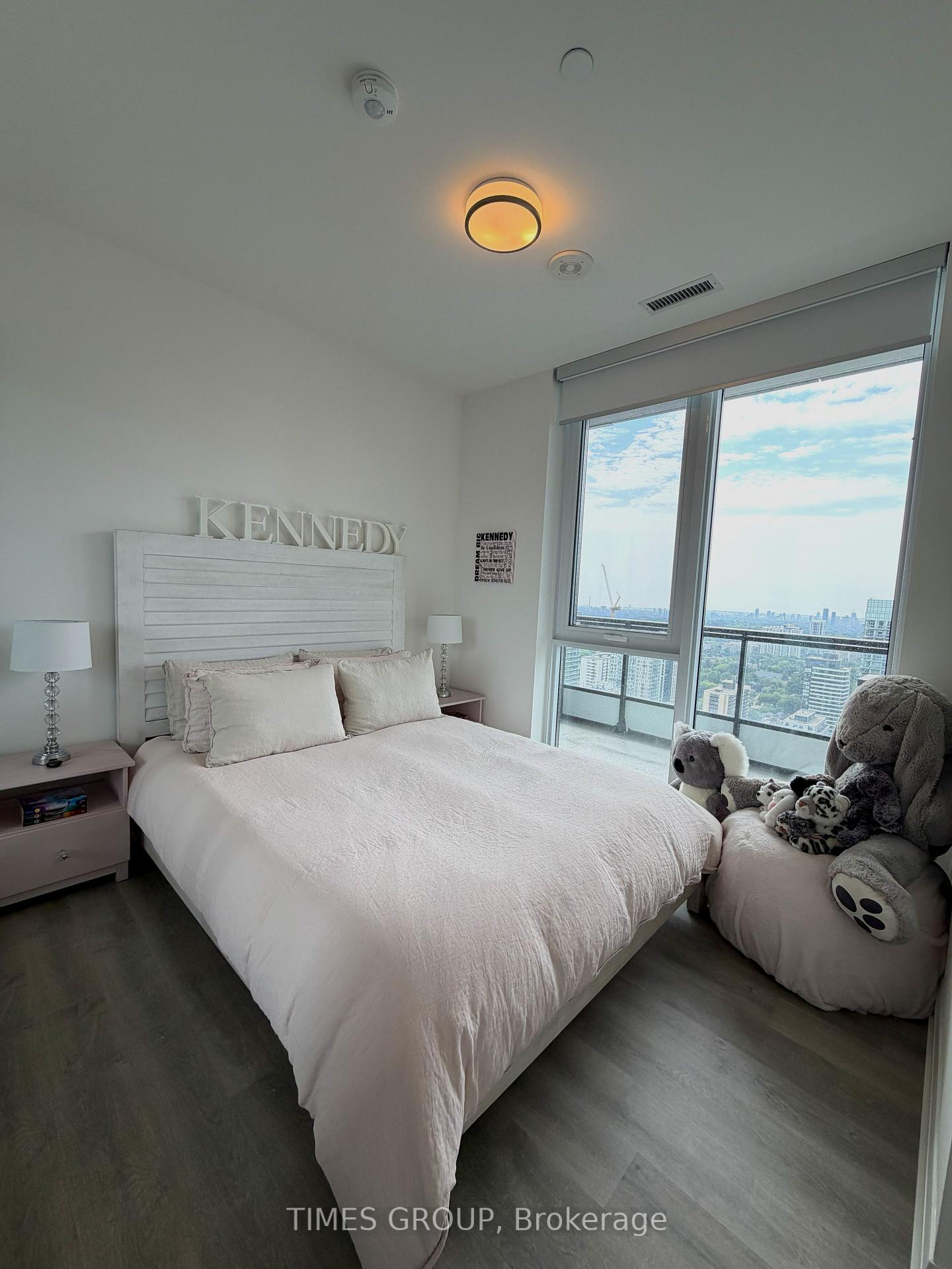 Photo 9 of Unit 3507, 65 Broadway Avenue, Toronto, Mount Pleasant West — HOMEH
