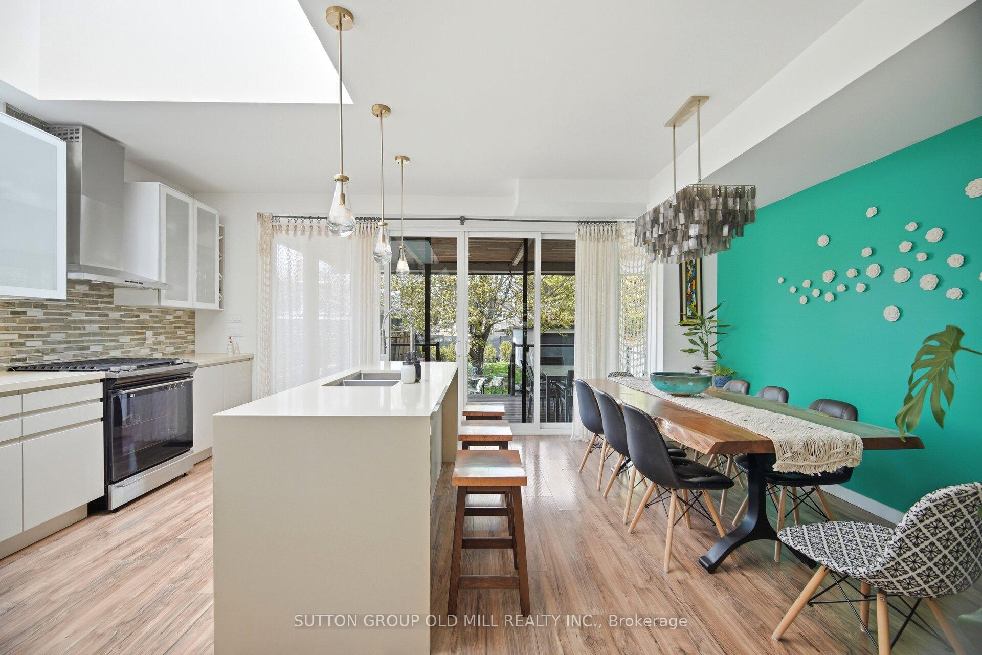 Photo 8 of 38 Algoma Street, Etobicoke, Mimico — HOMEH
