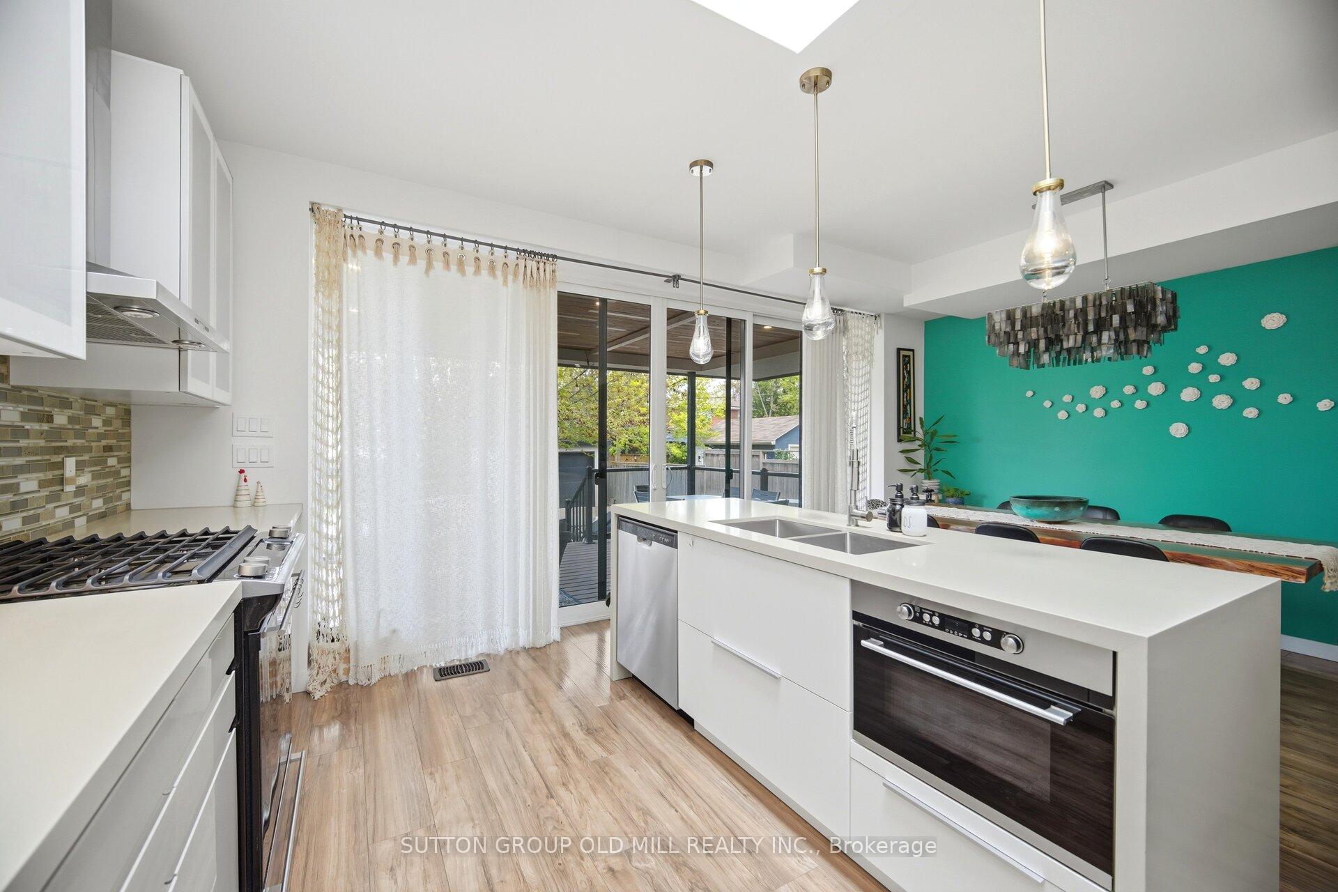Photo 10 of 38 Algoma Street, Etobicoke, Mimico — HOMEH