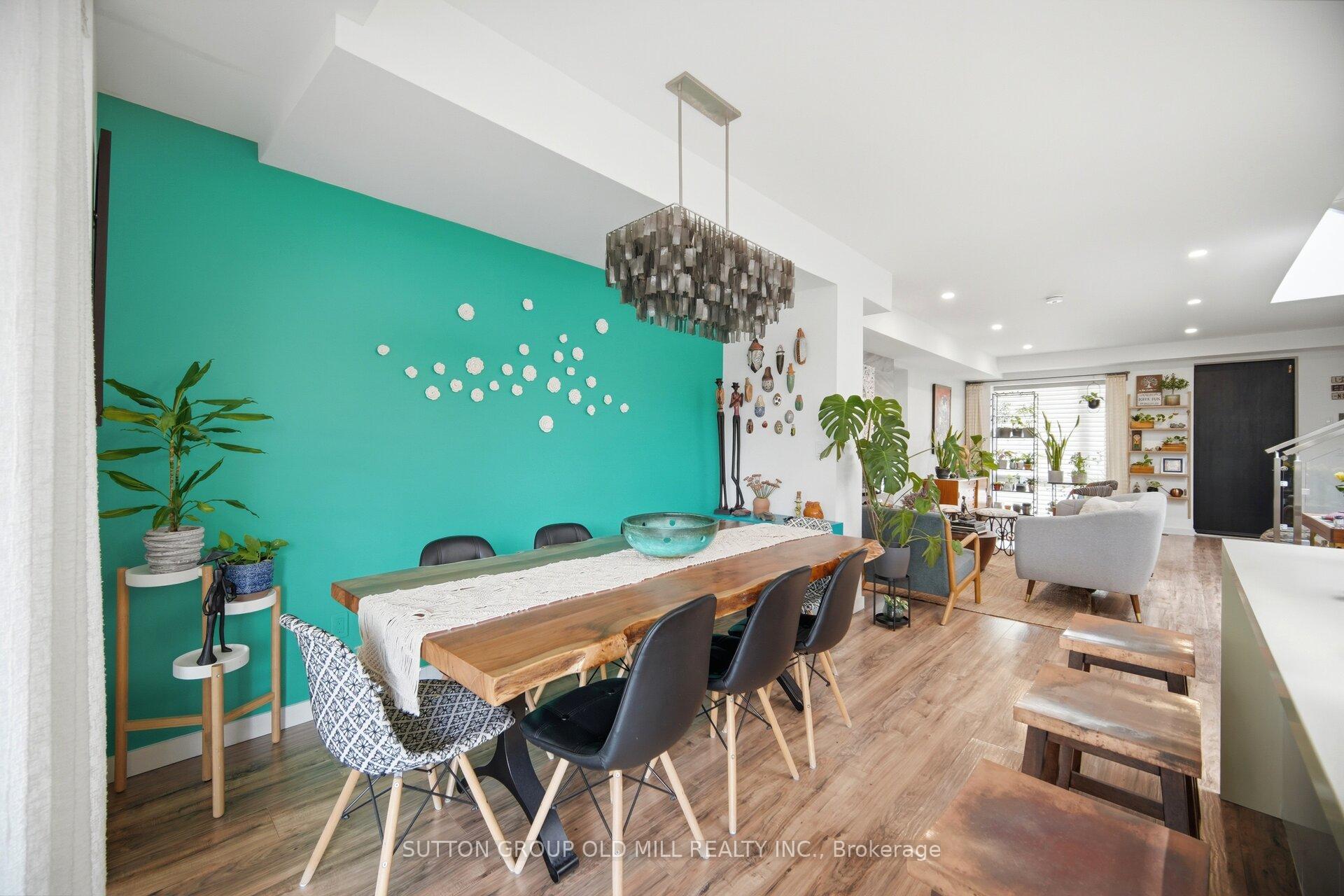 Photo 11 of 38 Algoma Street, Etobicoke, Mimico — HOMEH